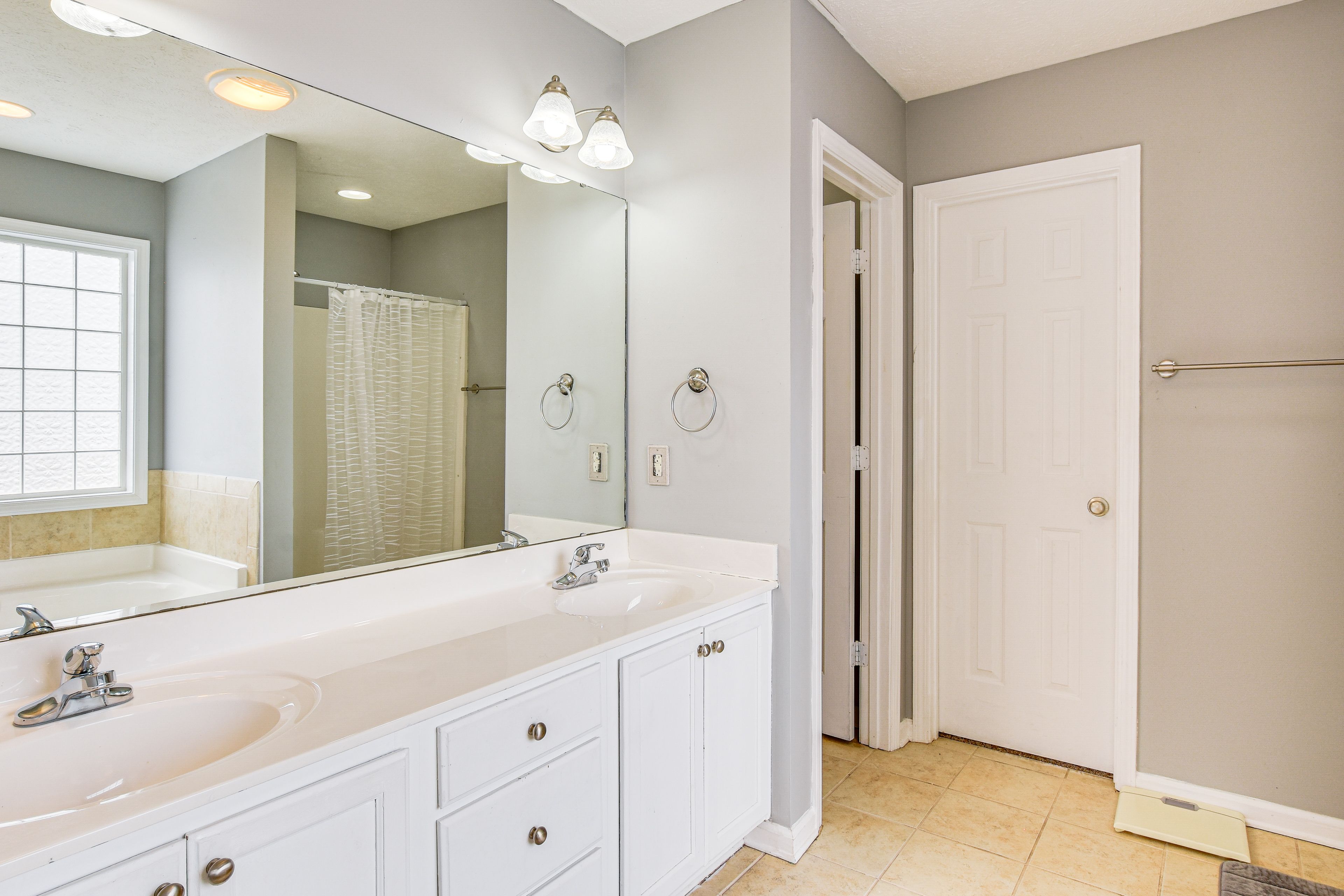 En-Suite Bathroom | Complimentary Toiletries