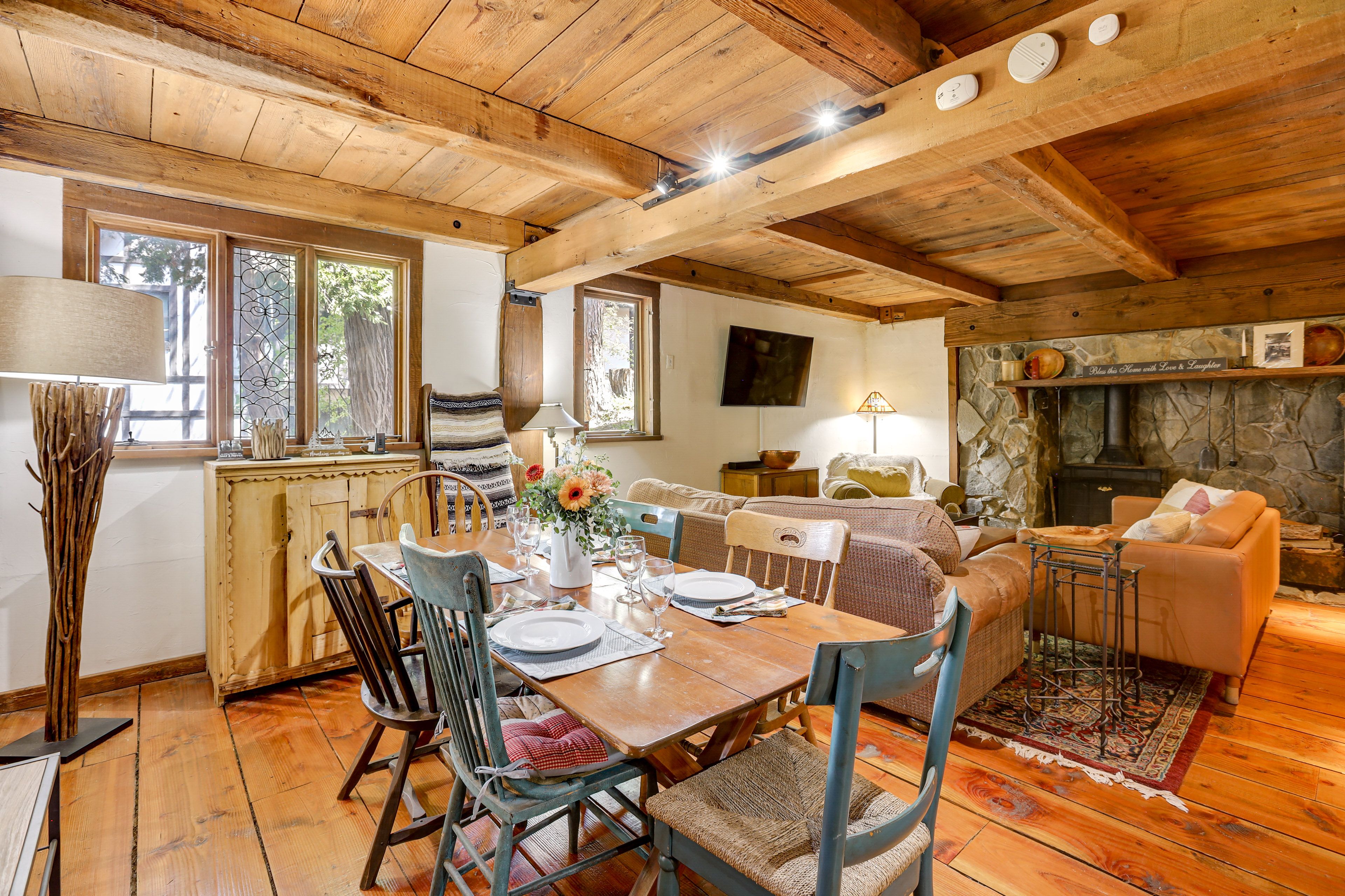 Dining Table | Dishware/Flatware | Lower Floor