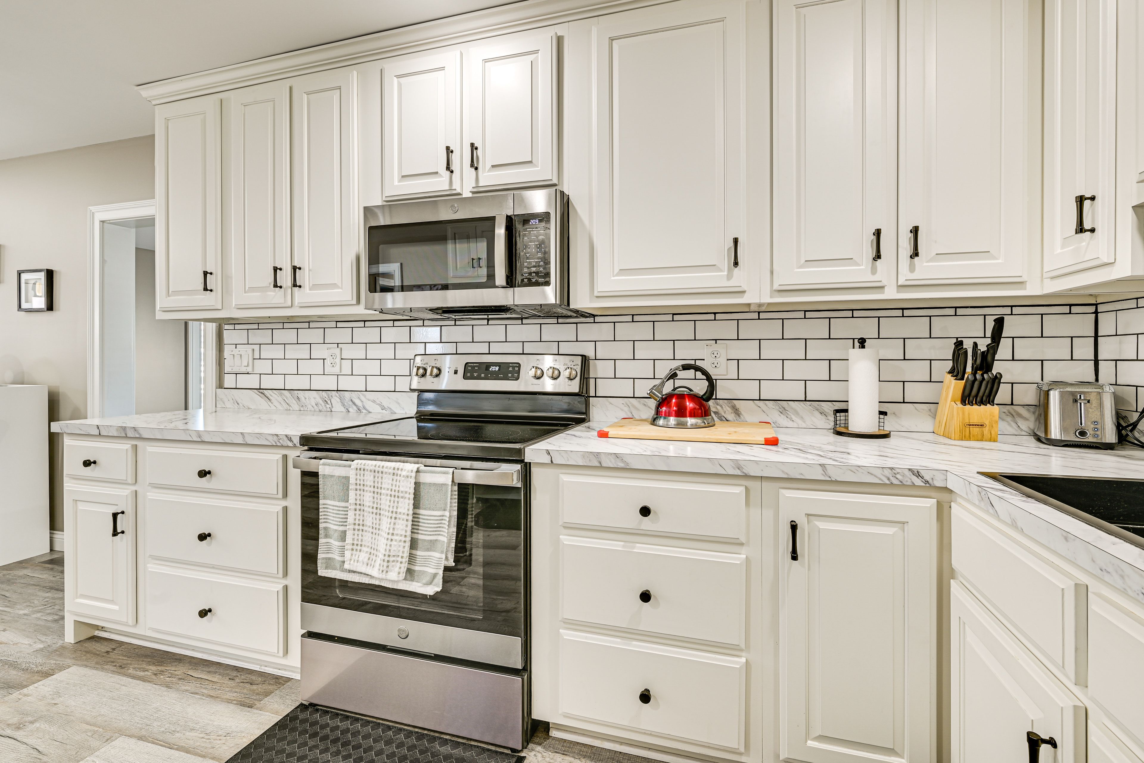 Kitchen | Keurig Coffee Maker | Toaster | Cooking Basics