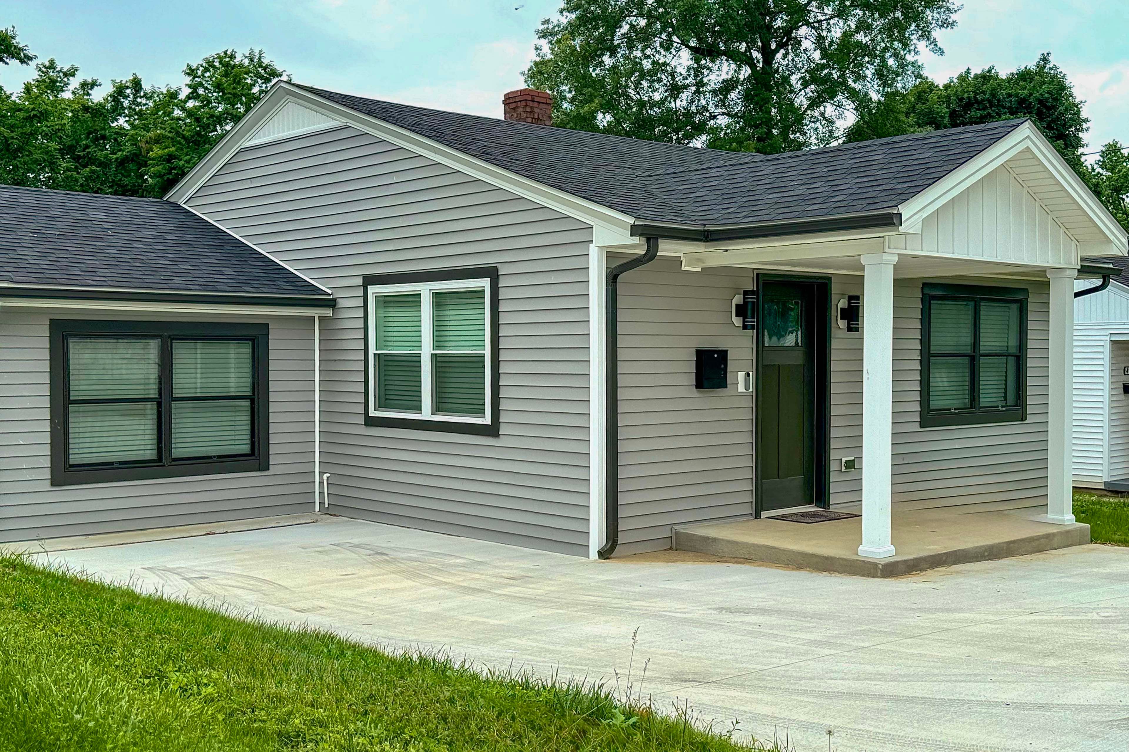Home Exterior | Self Check-In | 1 Mi to Limestone Branch Distillery