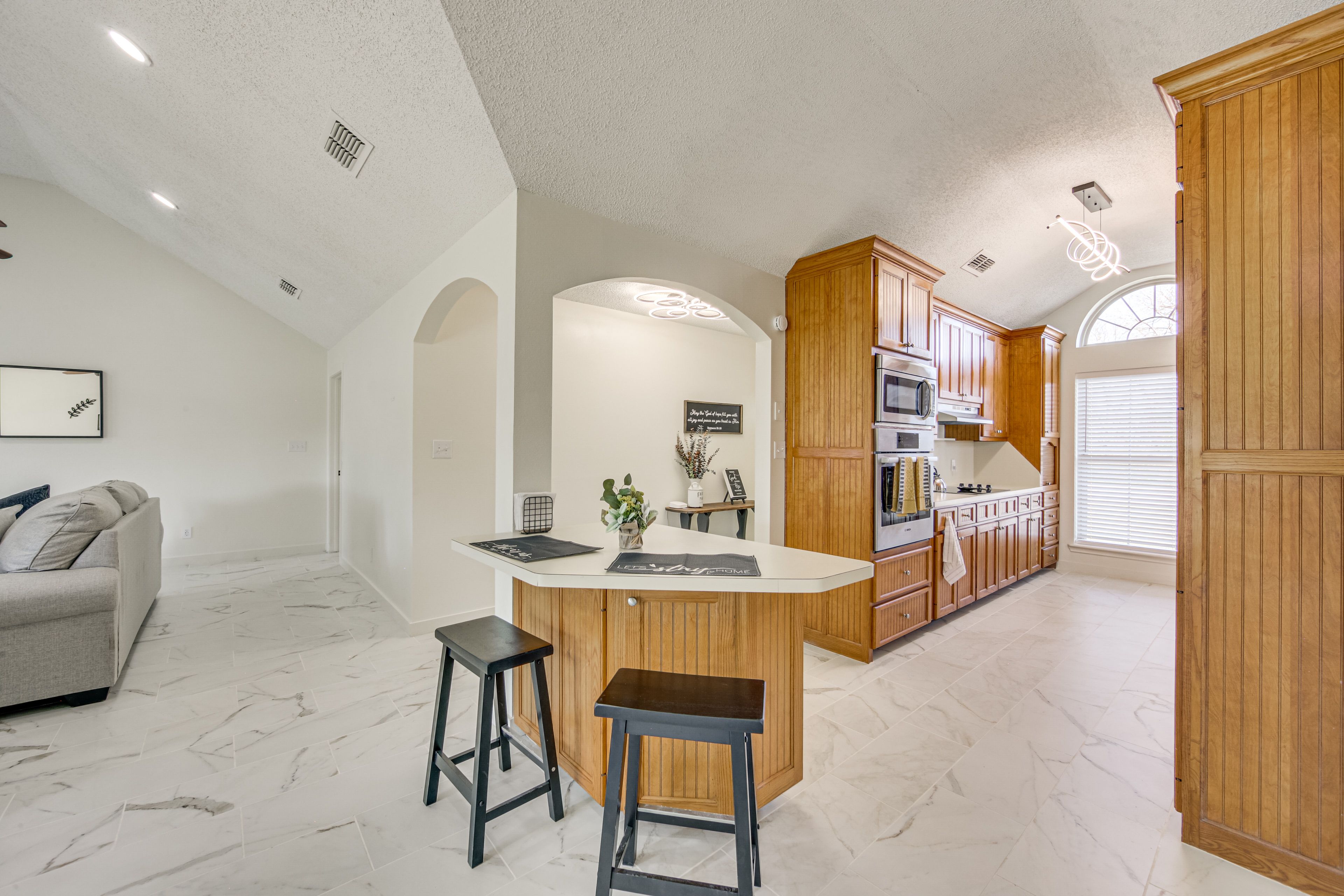 Kitchen | Dishwasher | Single-Serve Coffee Maker
