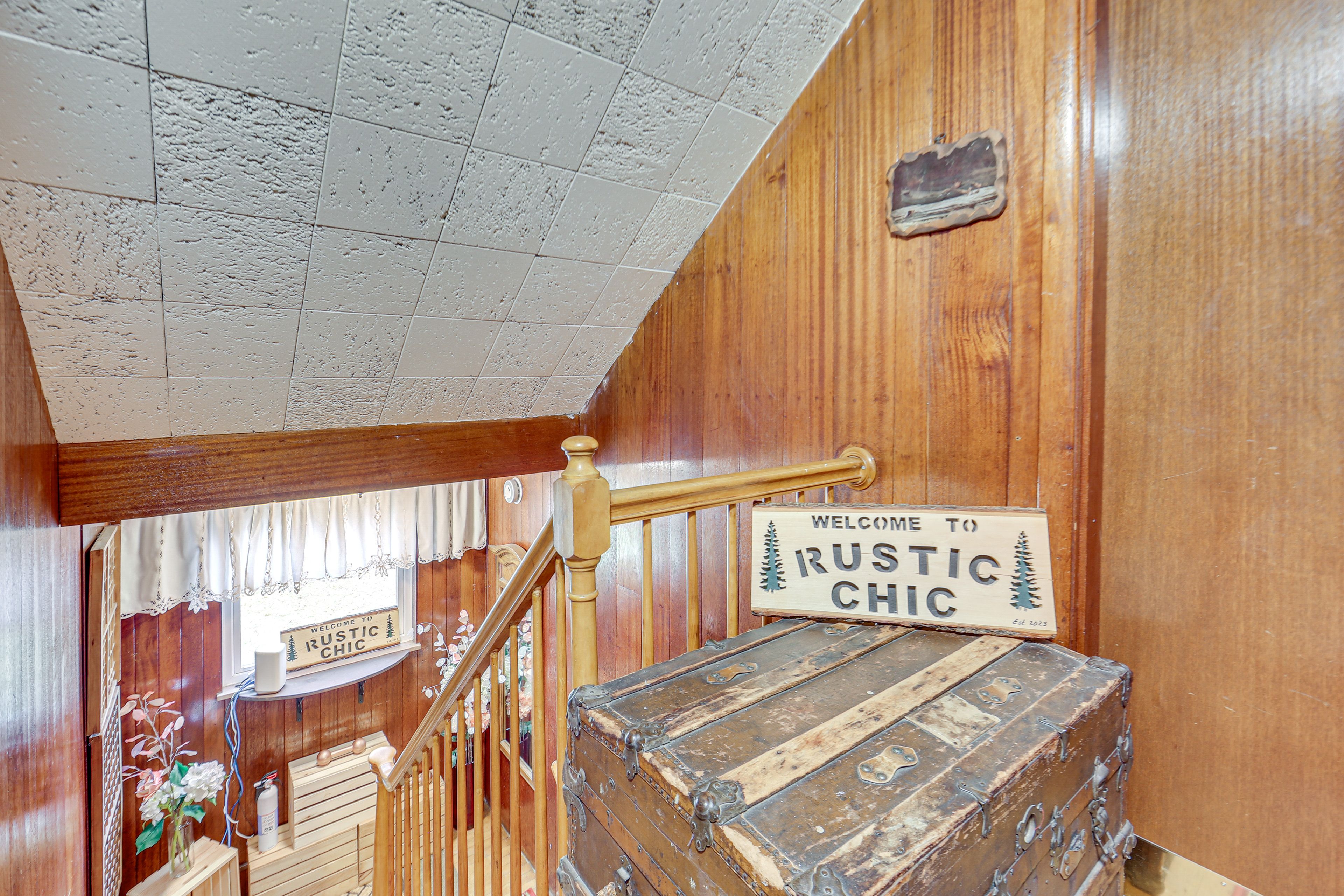 2nd-Floor Landing