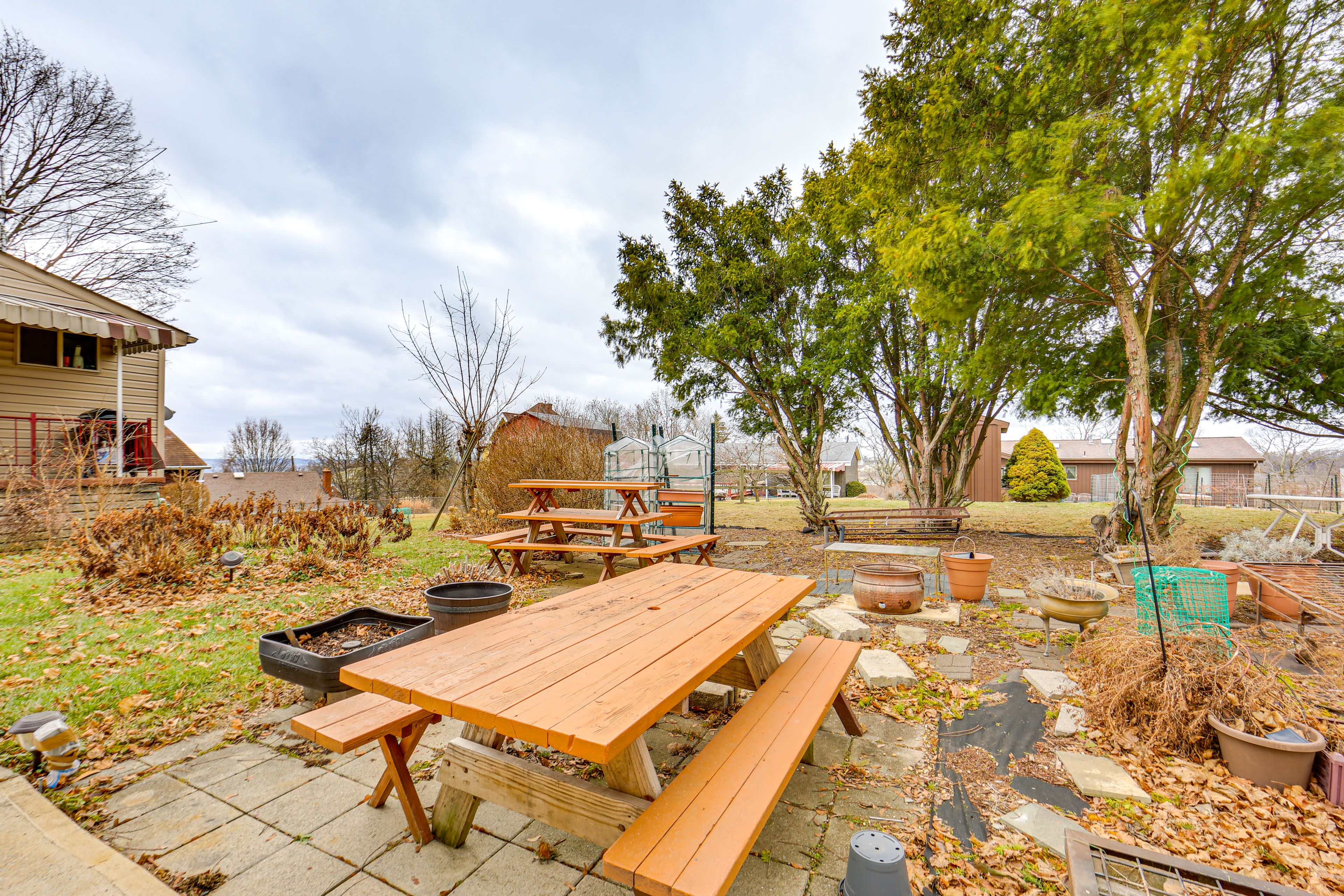 Shared Yard | Picnic Tables | Gas Grill