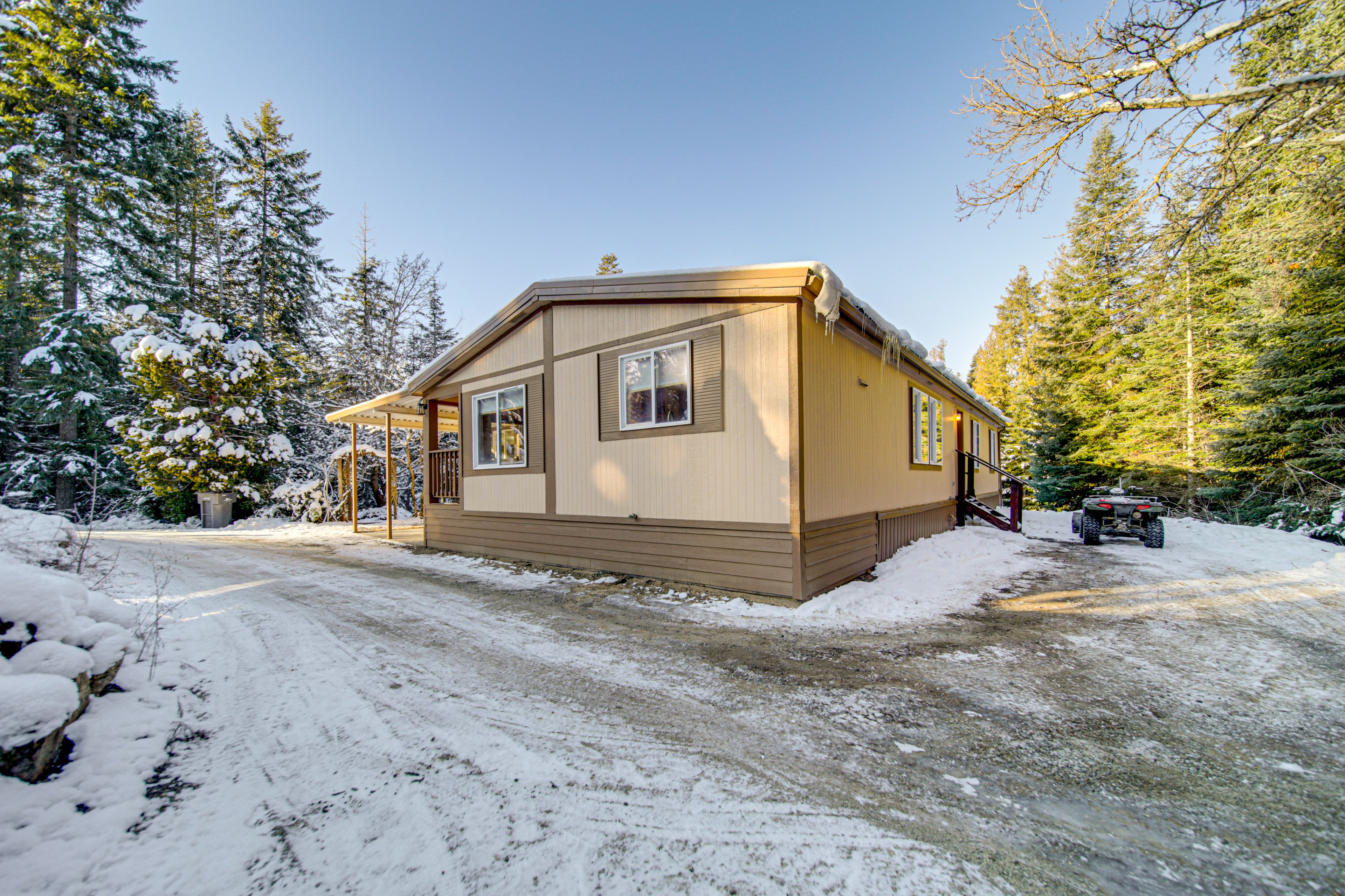 Exterior | Driveway Parking (5 Vehicles)