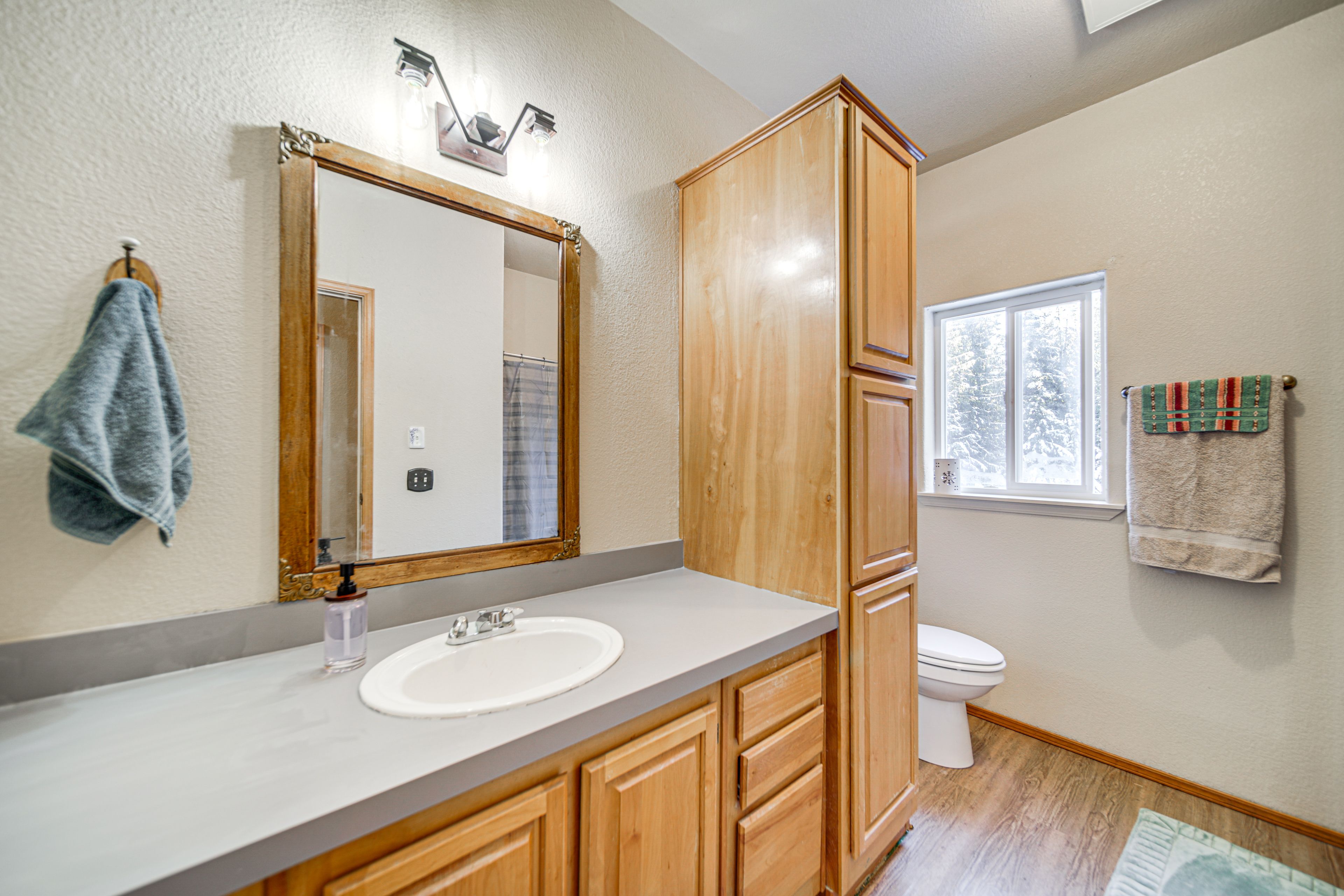 Full Bathroom