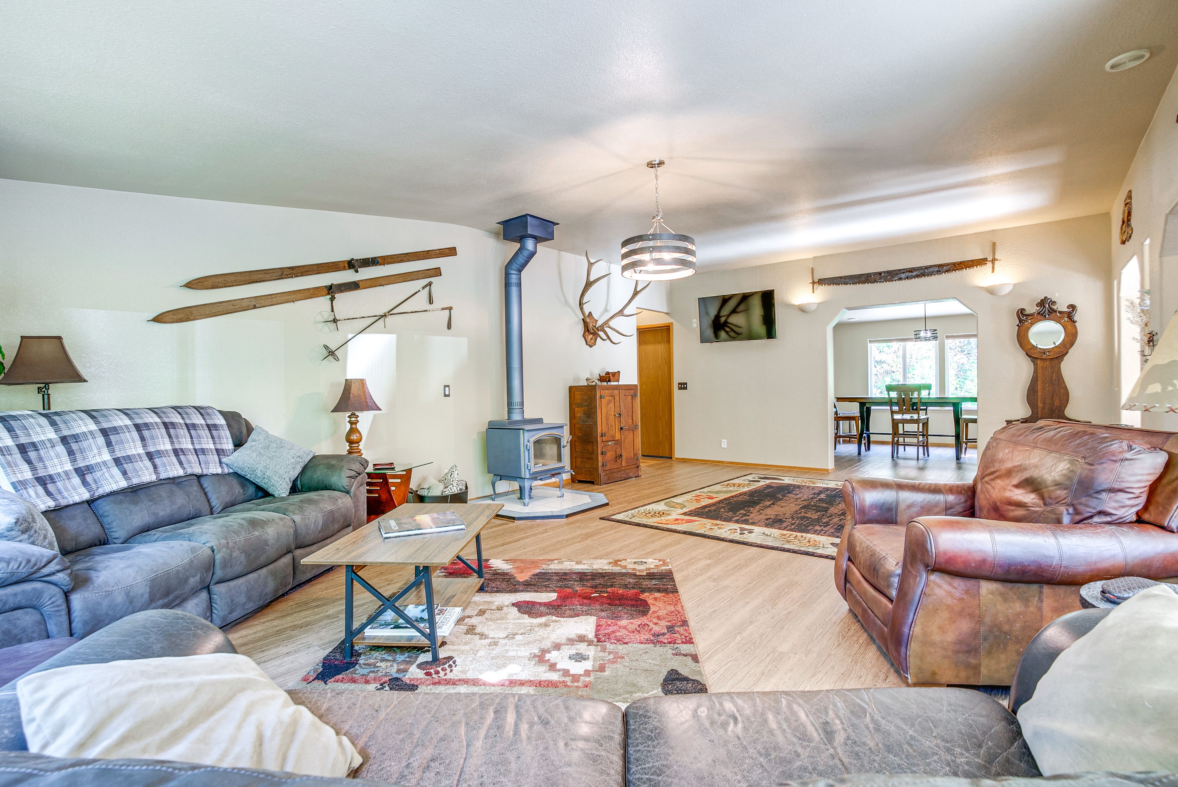 Living Room | Wood-Burning Stove | Smart TV w/ Cable