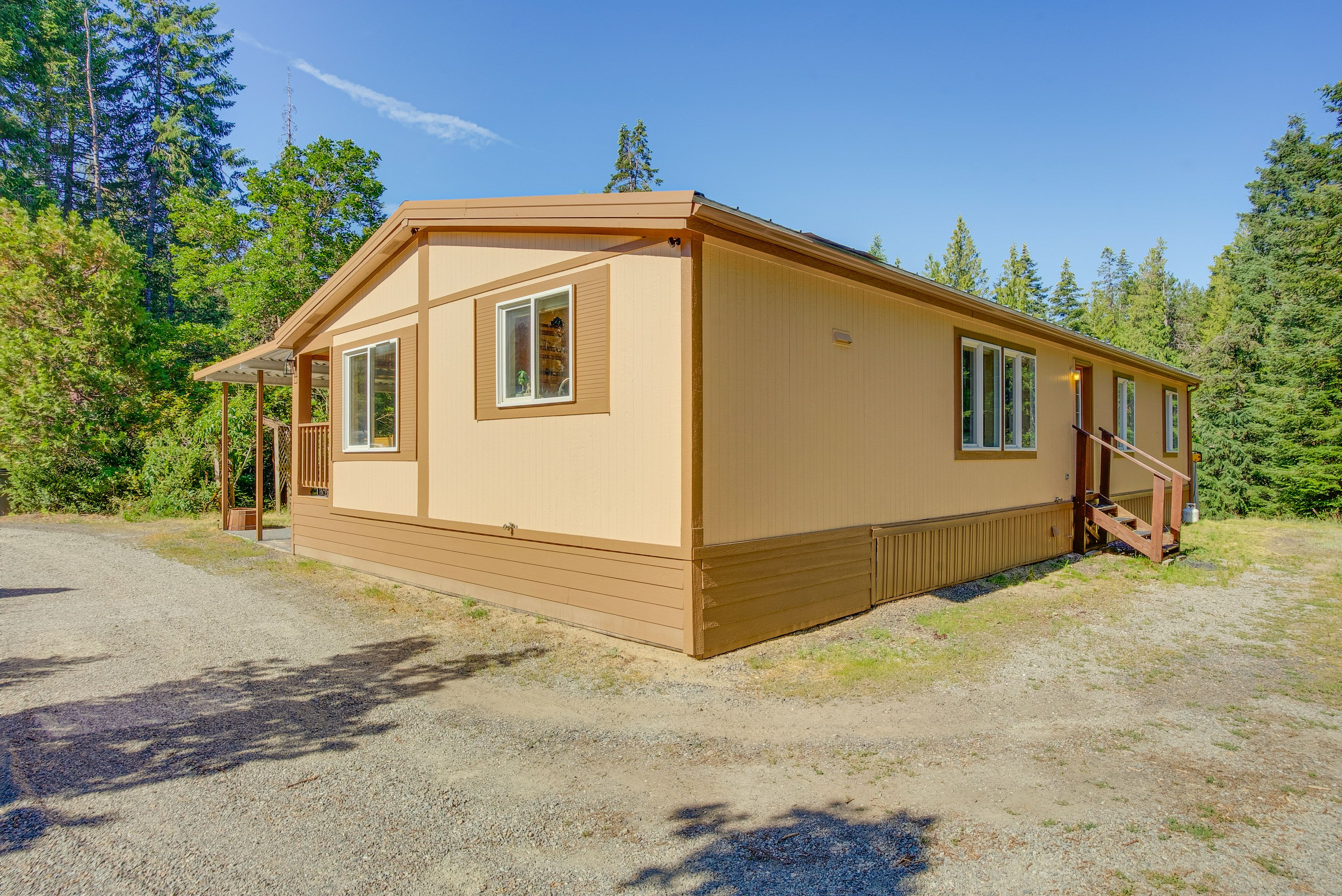 Exterior | Driveway Parking (5 Vehicles)