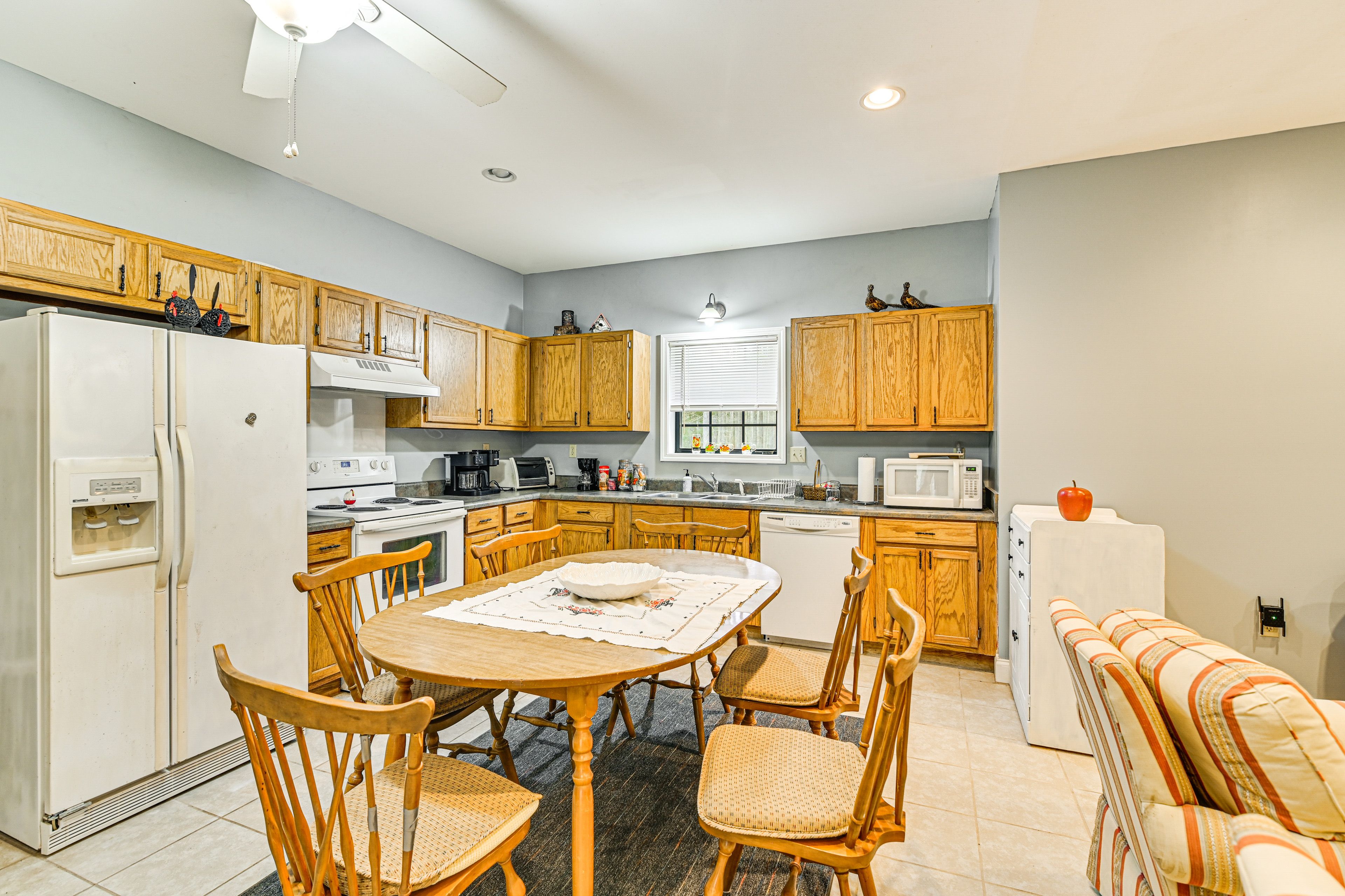 Kitchen | Cooking Basics | Dining Table | Dishware/Flatware