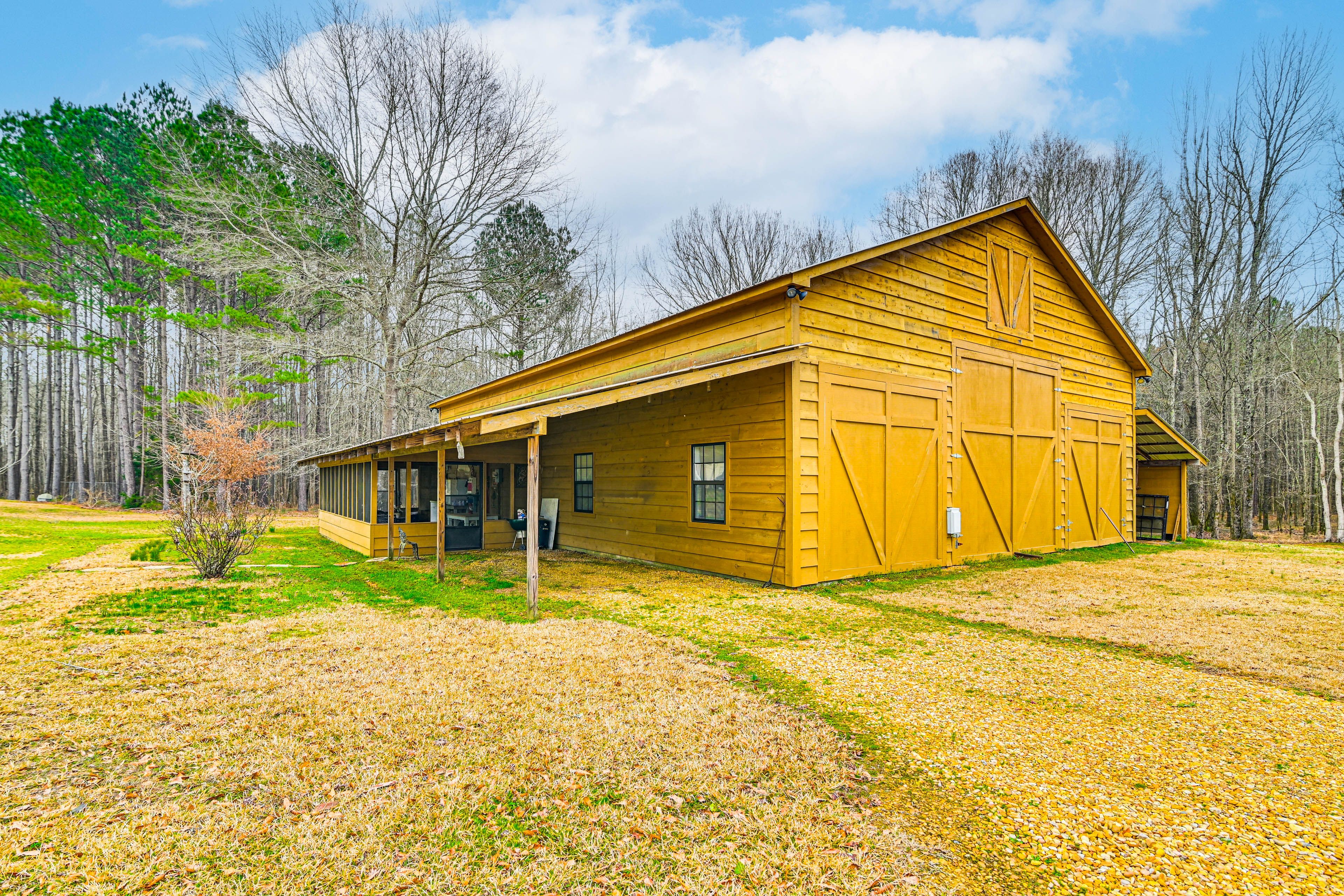 Parking | Grassy Driveway Area (3 Vehicles)