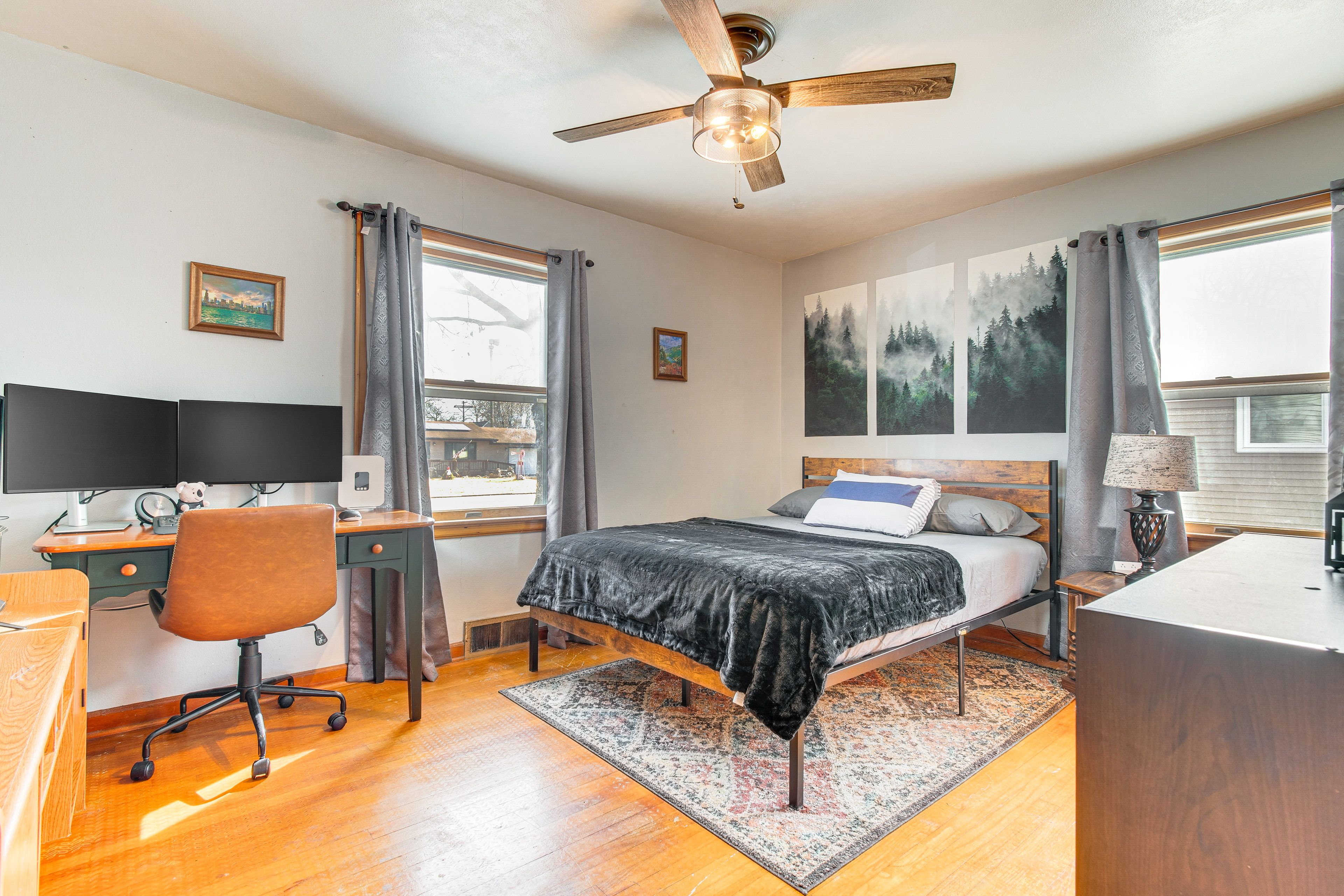Bedroom 1 | Queen Bed | 1st Floor | Linens Provided