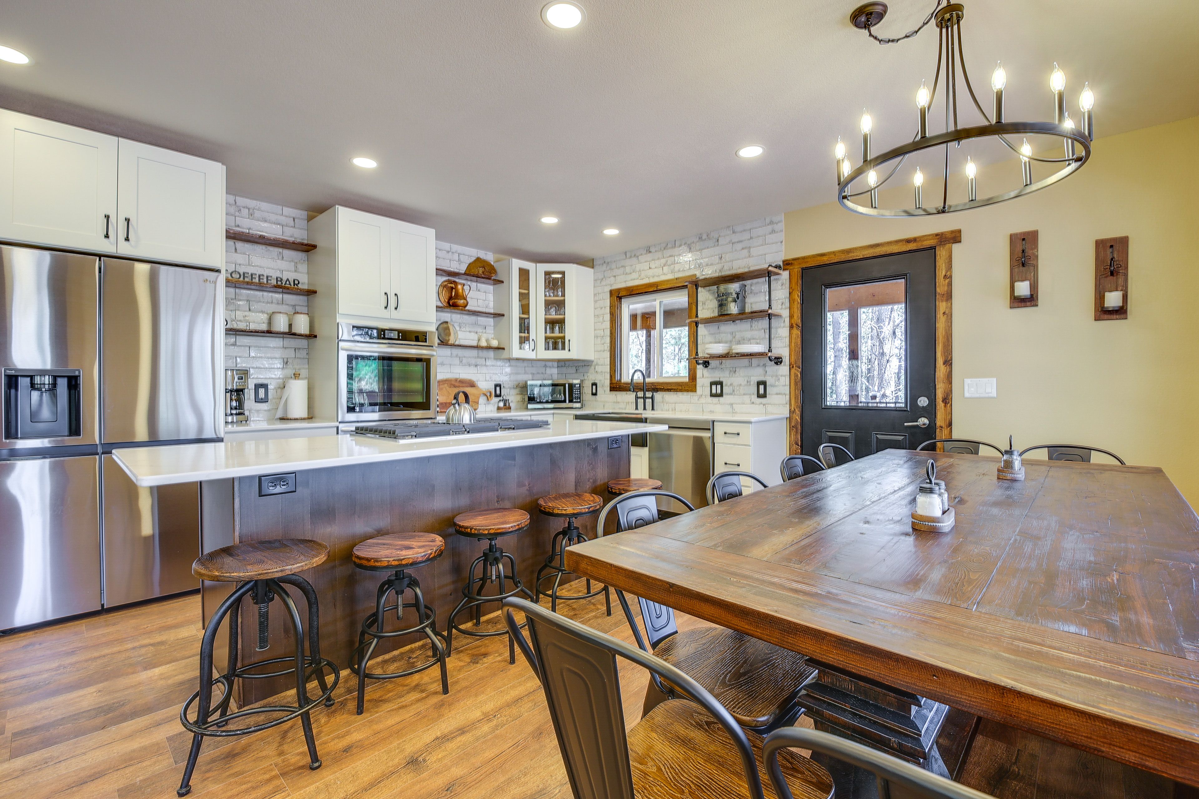 Dining Area | Dishware & Flatware