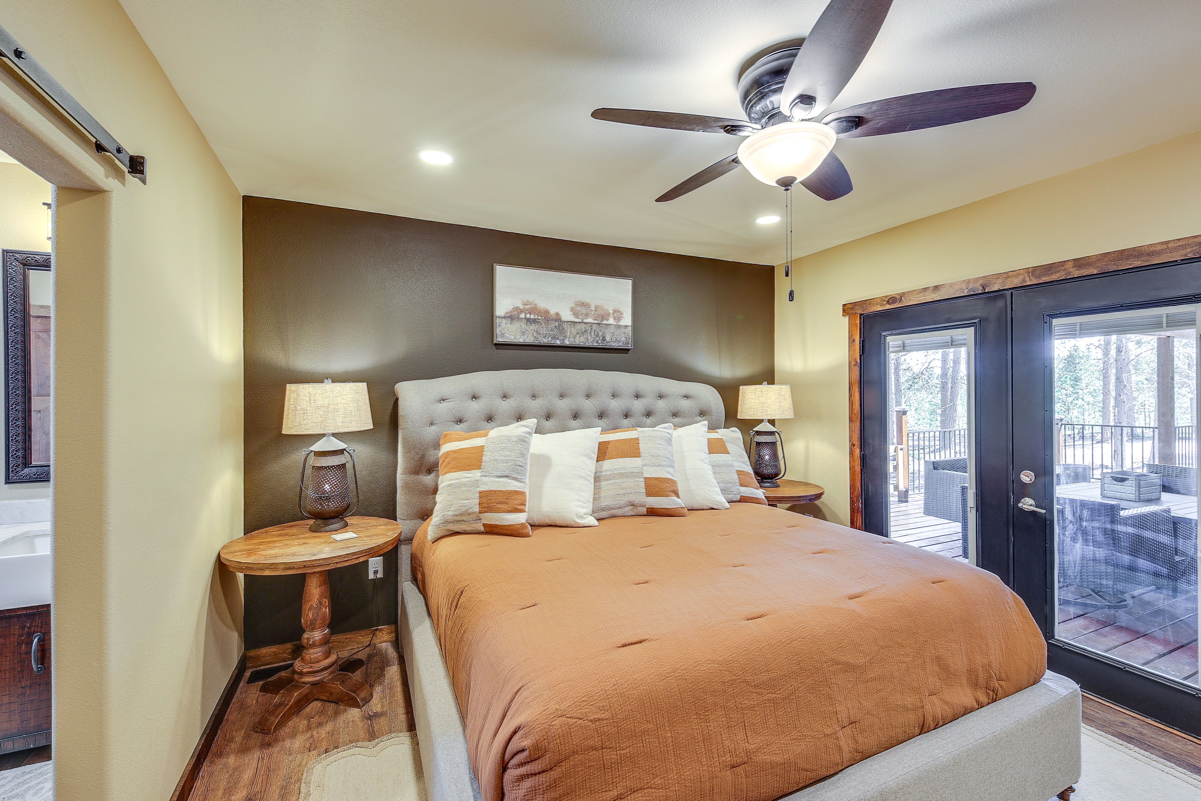 Bedroom 1 | King Bed | Linens