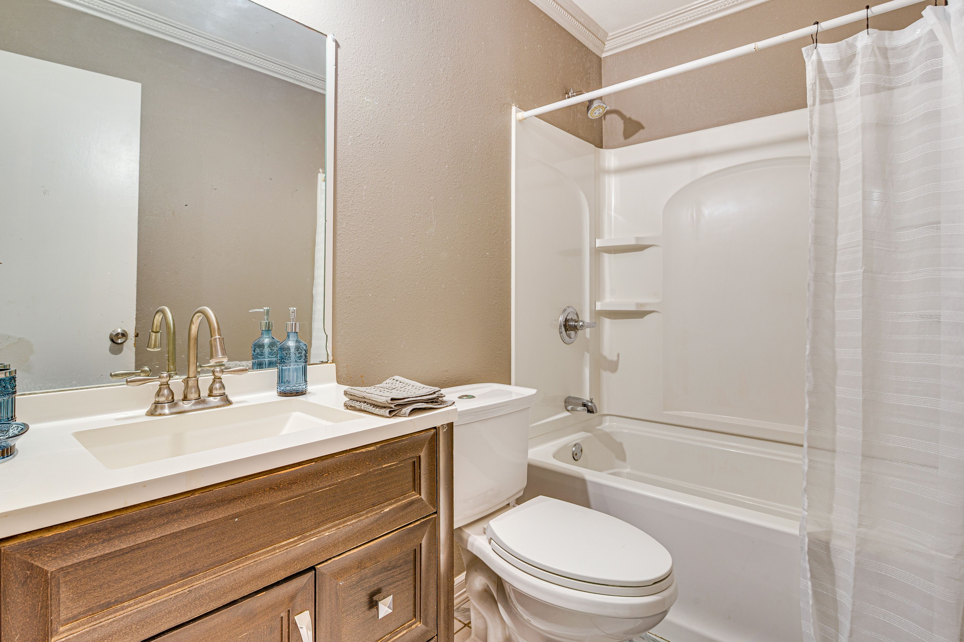 Full Bathroom