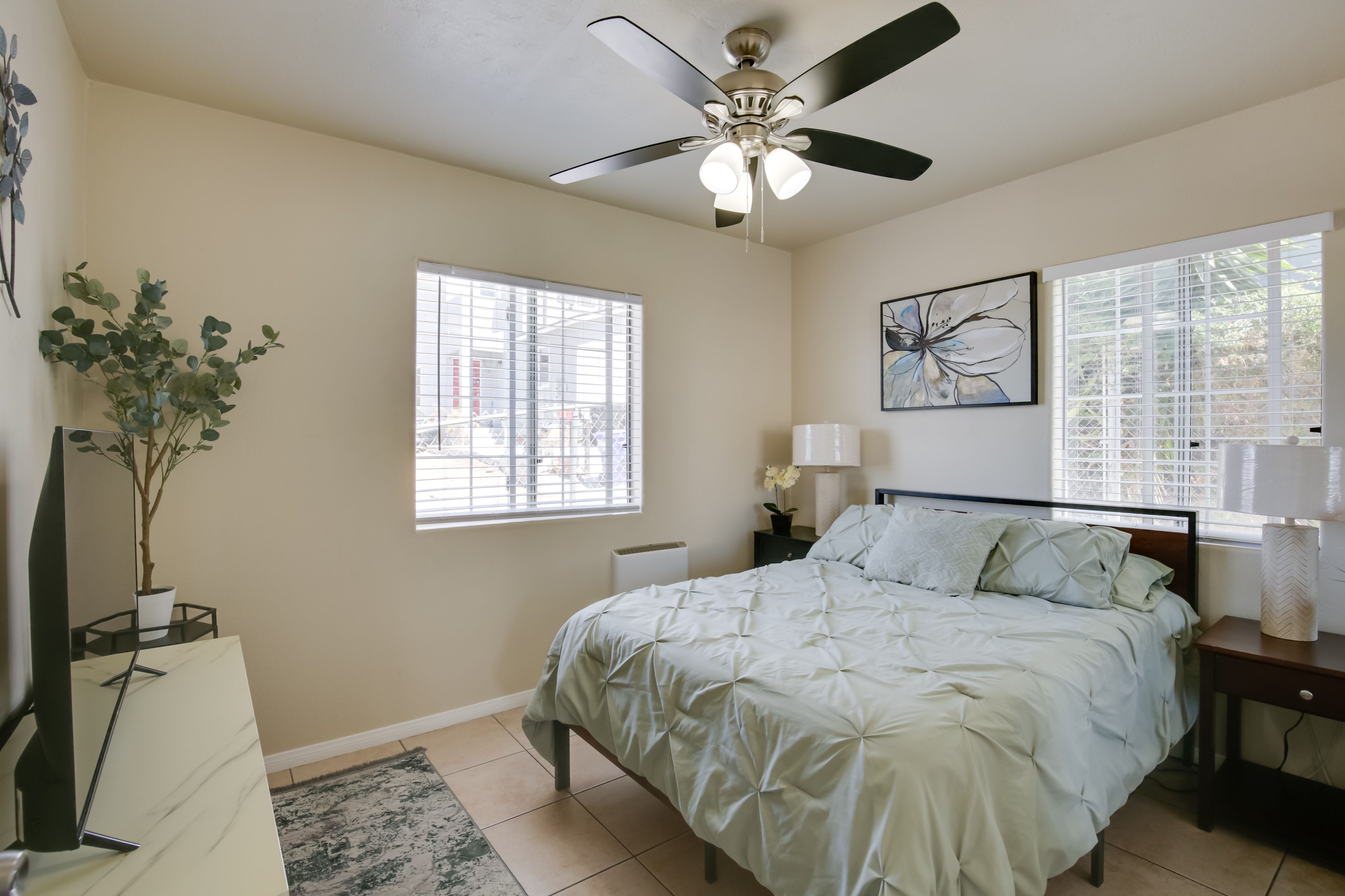 Bedroom 2 | Queen Bed | Smart TV