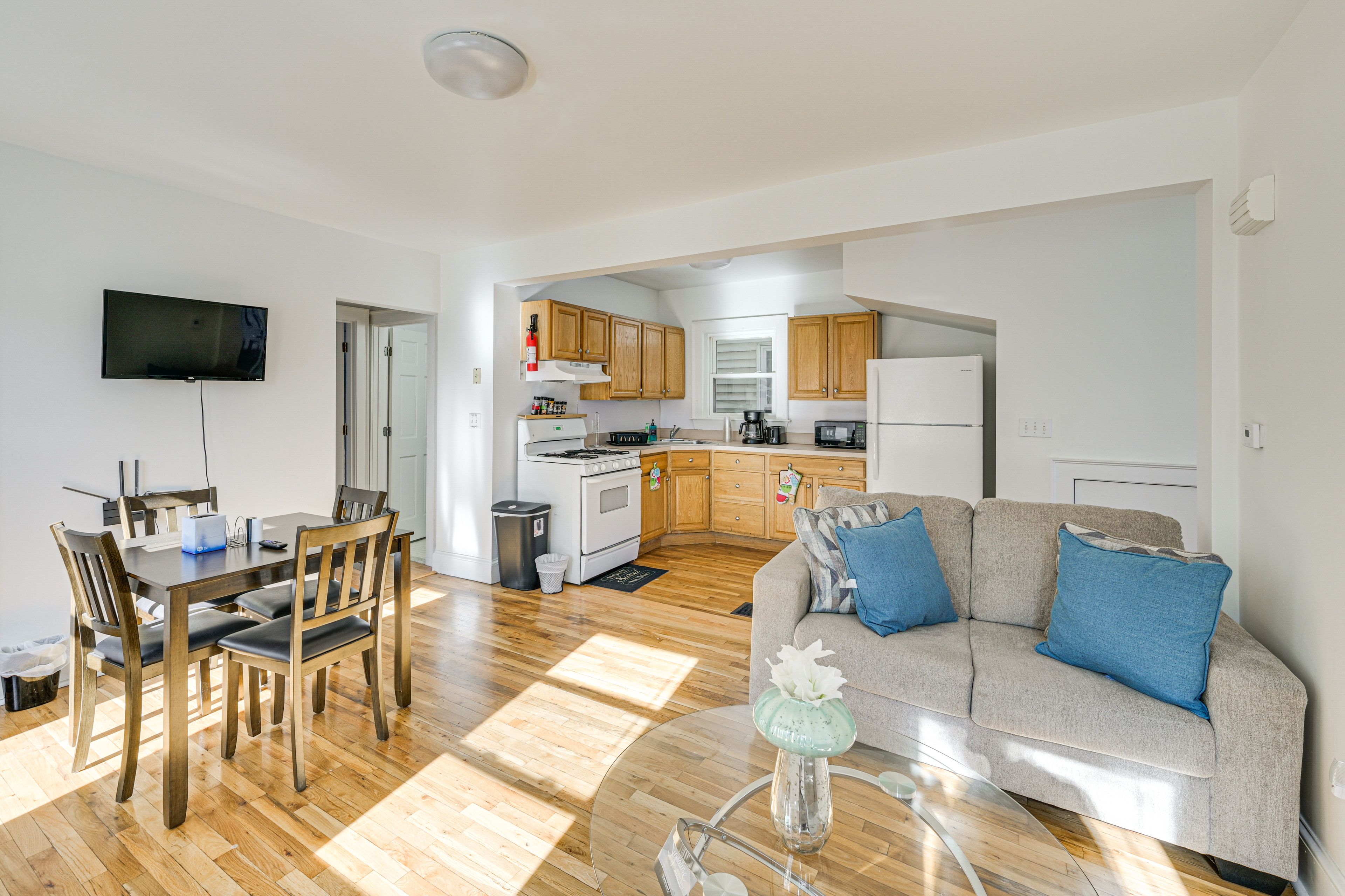 Cambridge Vacation Rental | 2BR | 1BA | 6 Steps to Enter | 750 Sq Ft