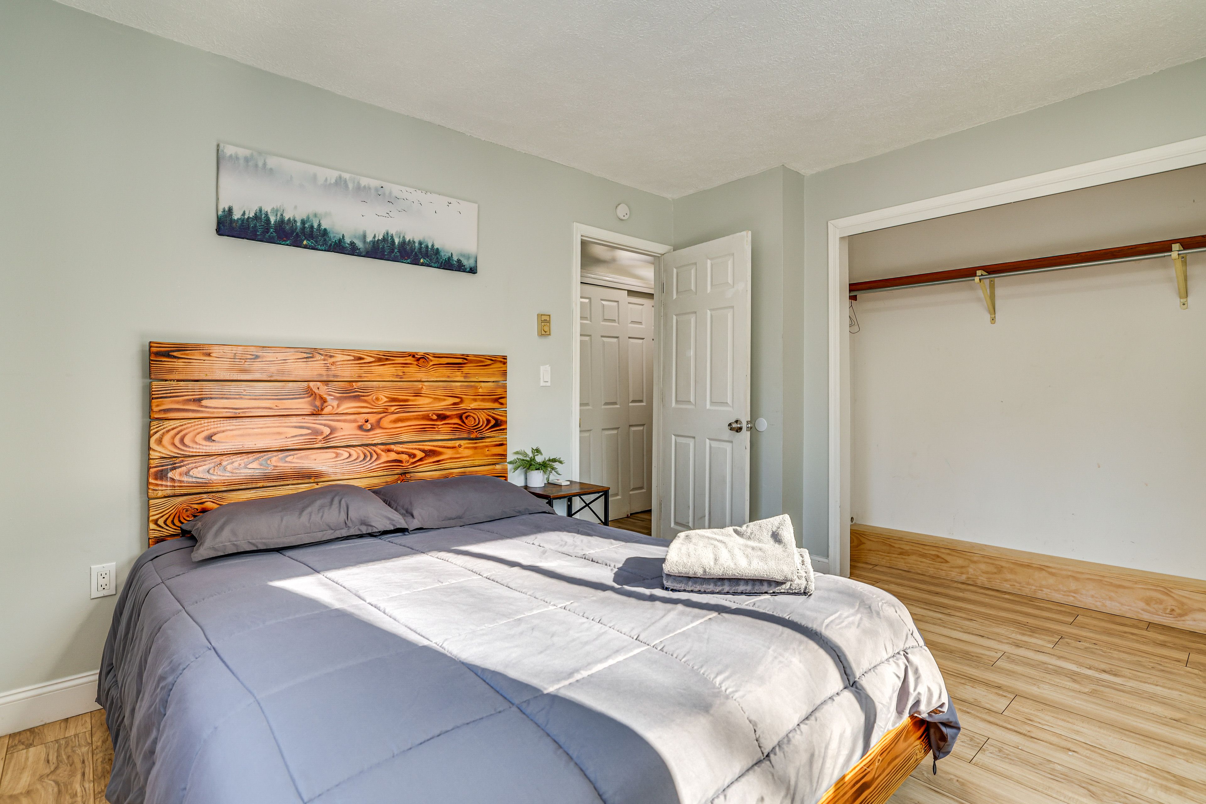 Bedroom 3 | Queen Bed | Upper Level