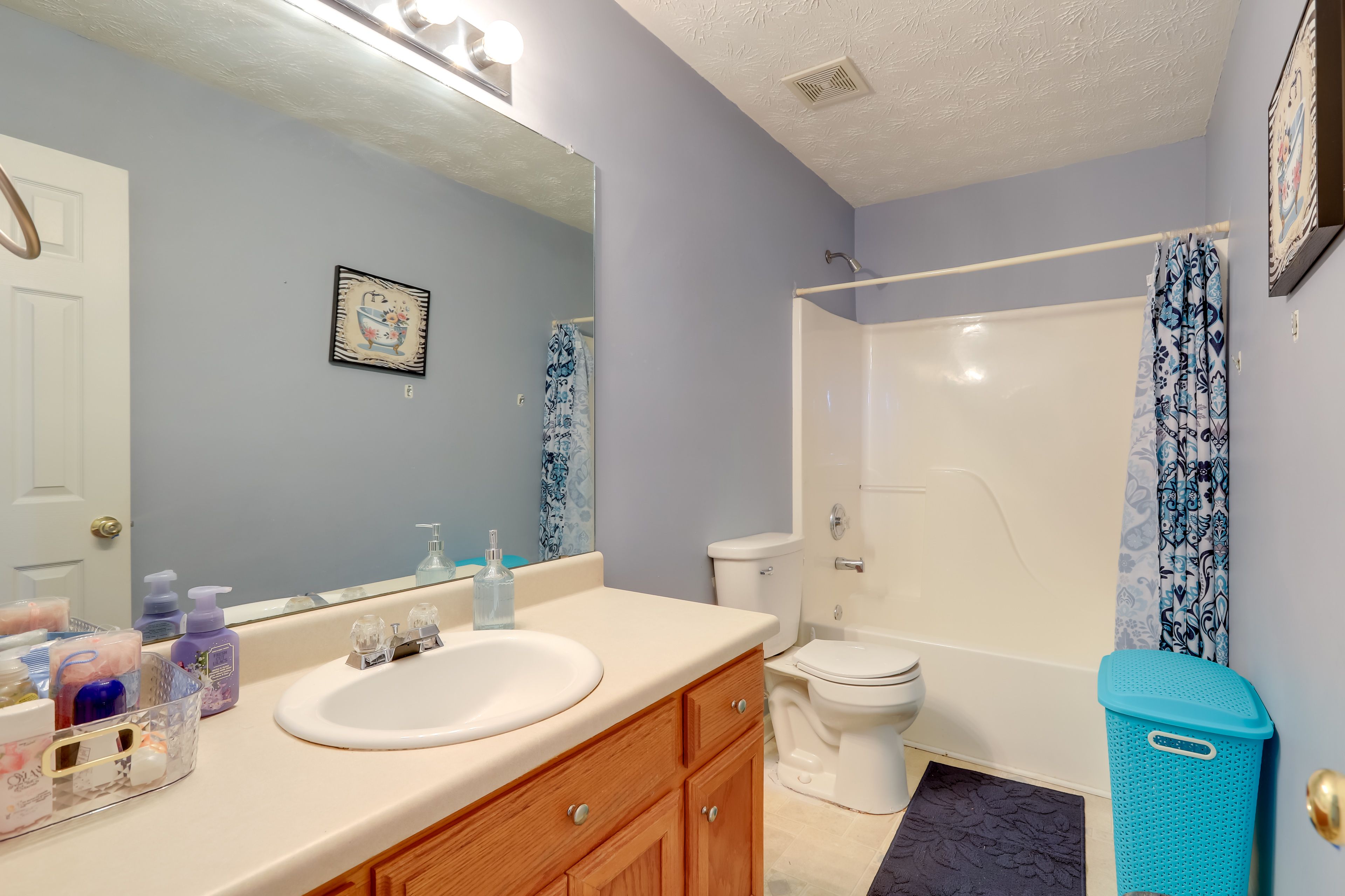 Full Bathroom