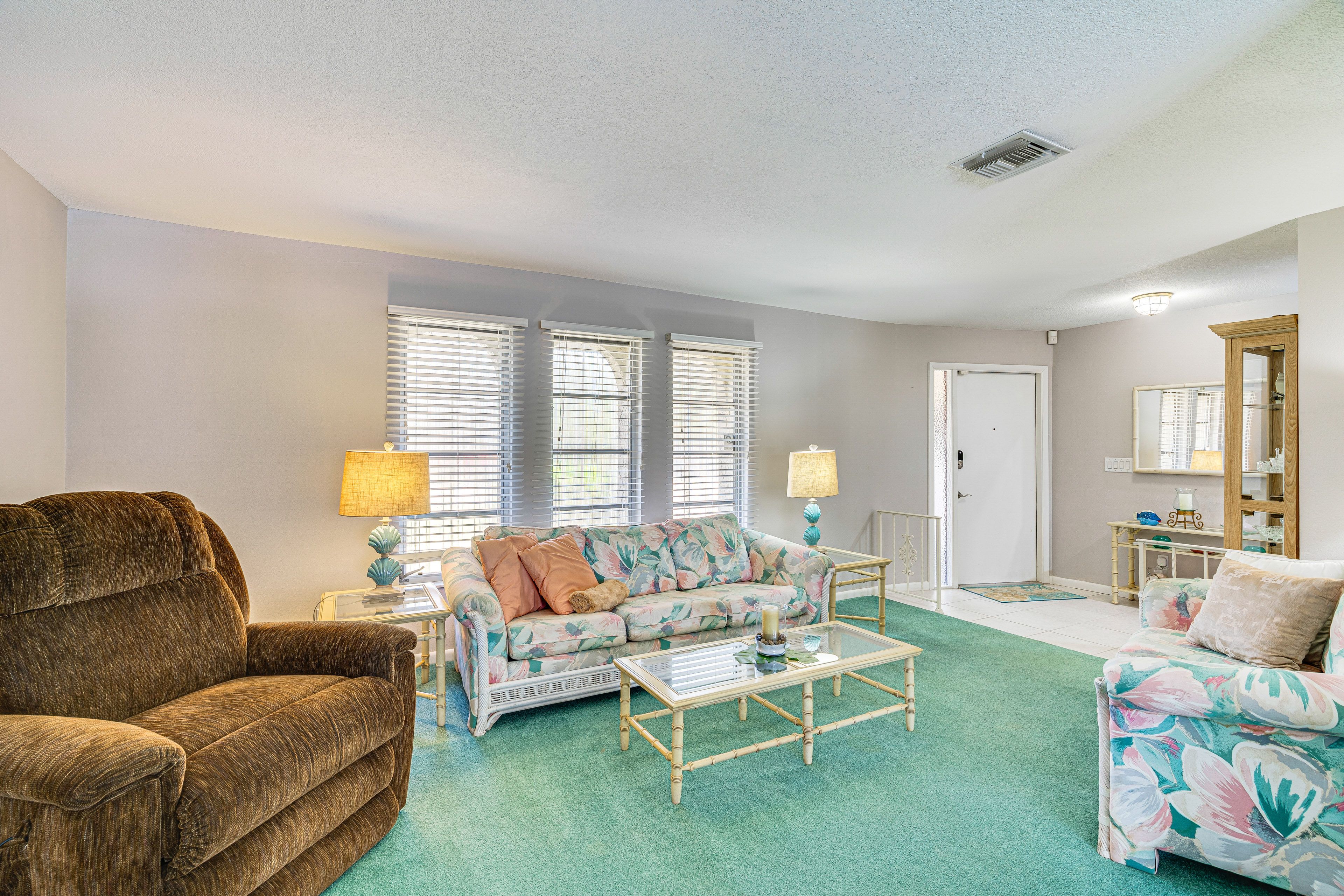 Living Room | Queen Sleeper Sofa