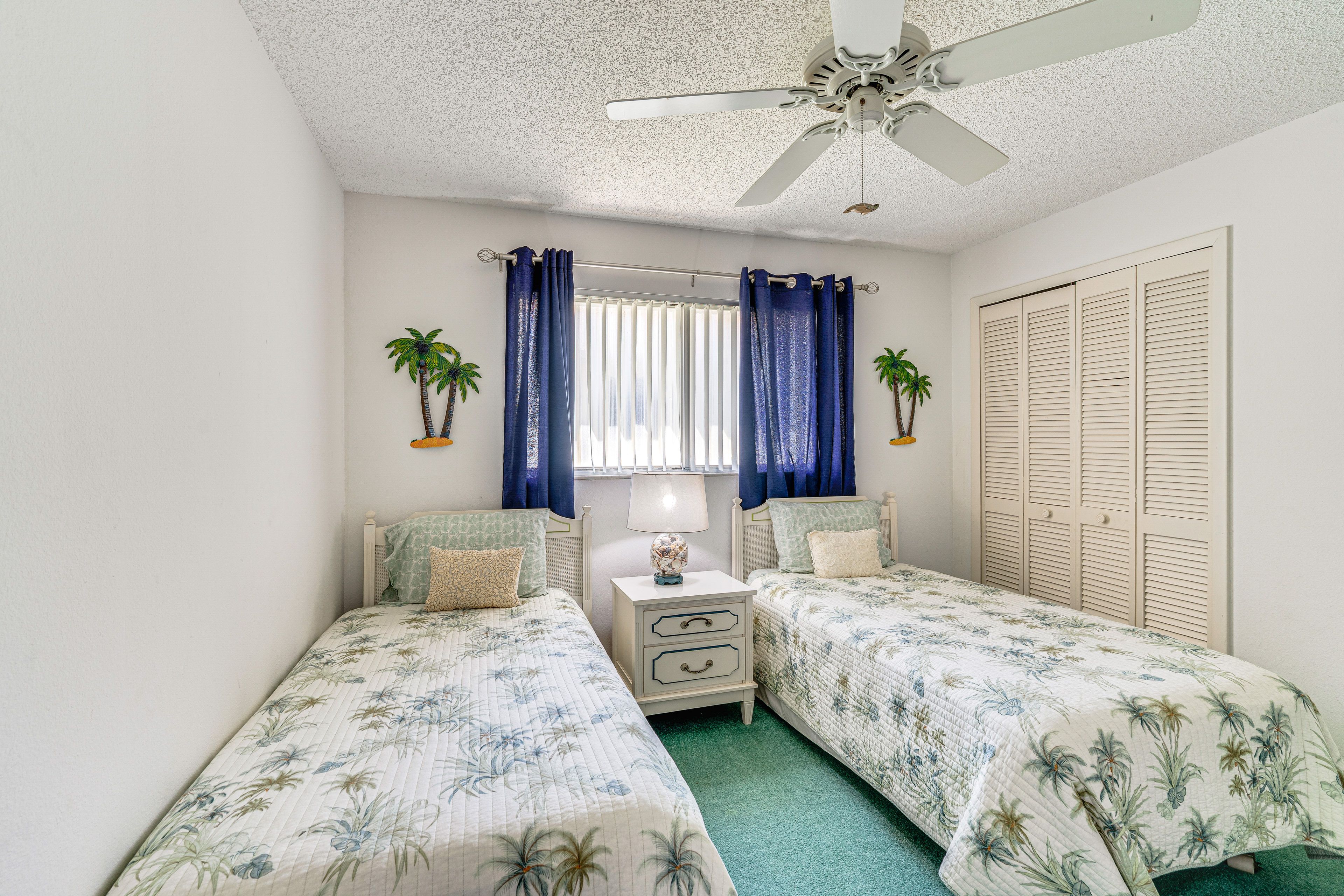 Bedroom 3 | 2 Twin Beds | Flat-Screen TV