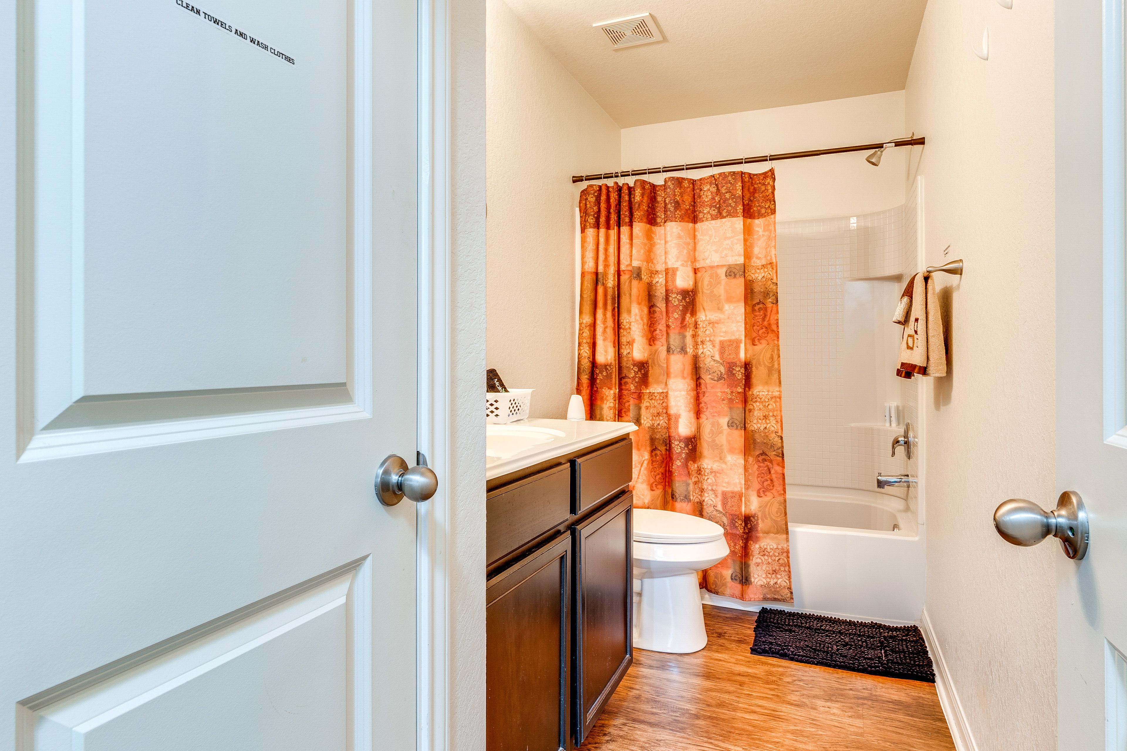 Full Bathroom
