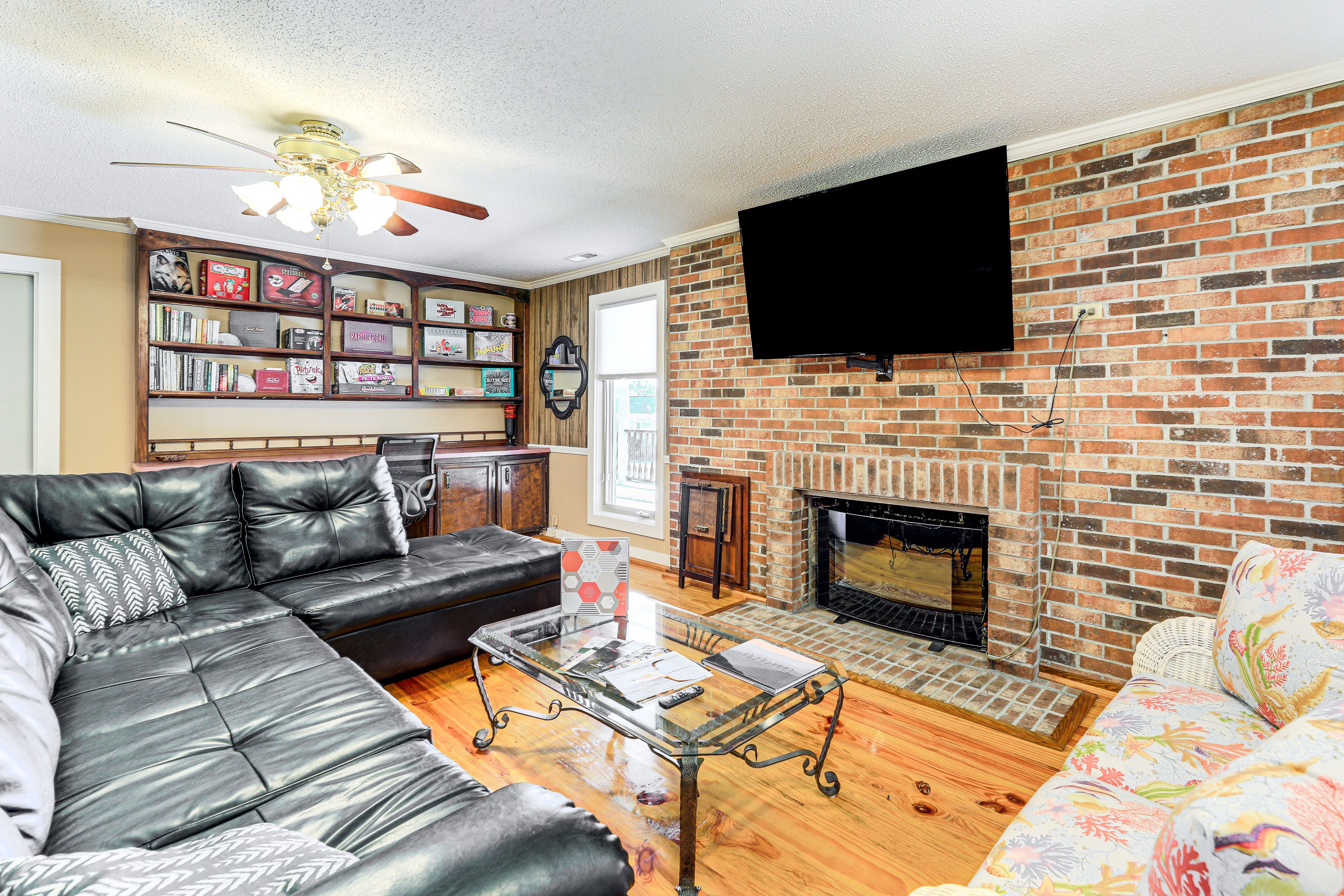 Living Room | Central A/C & Heating | Gas Fireplace