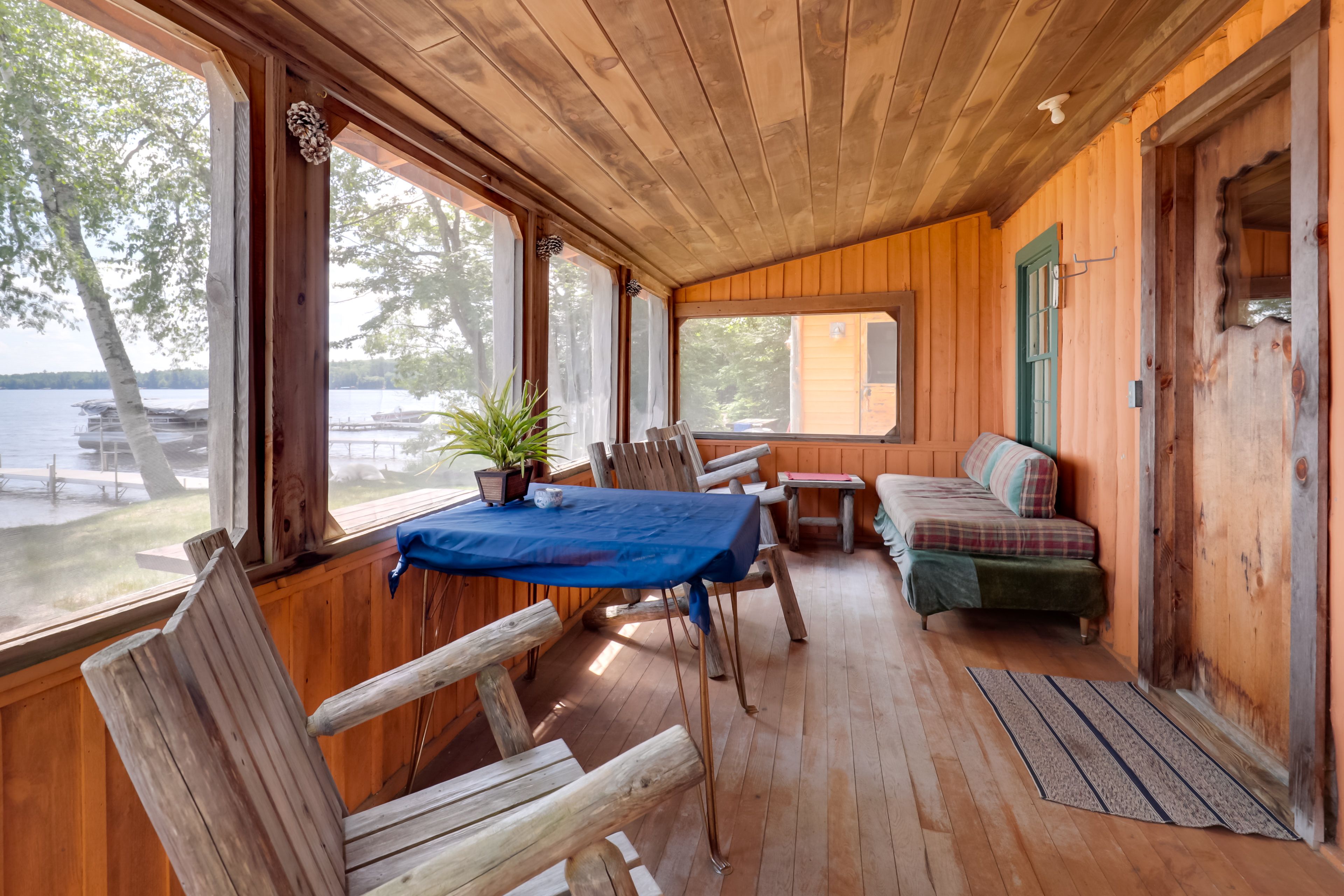 Furnished 3-Season Room
