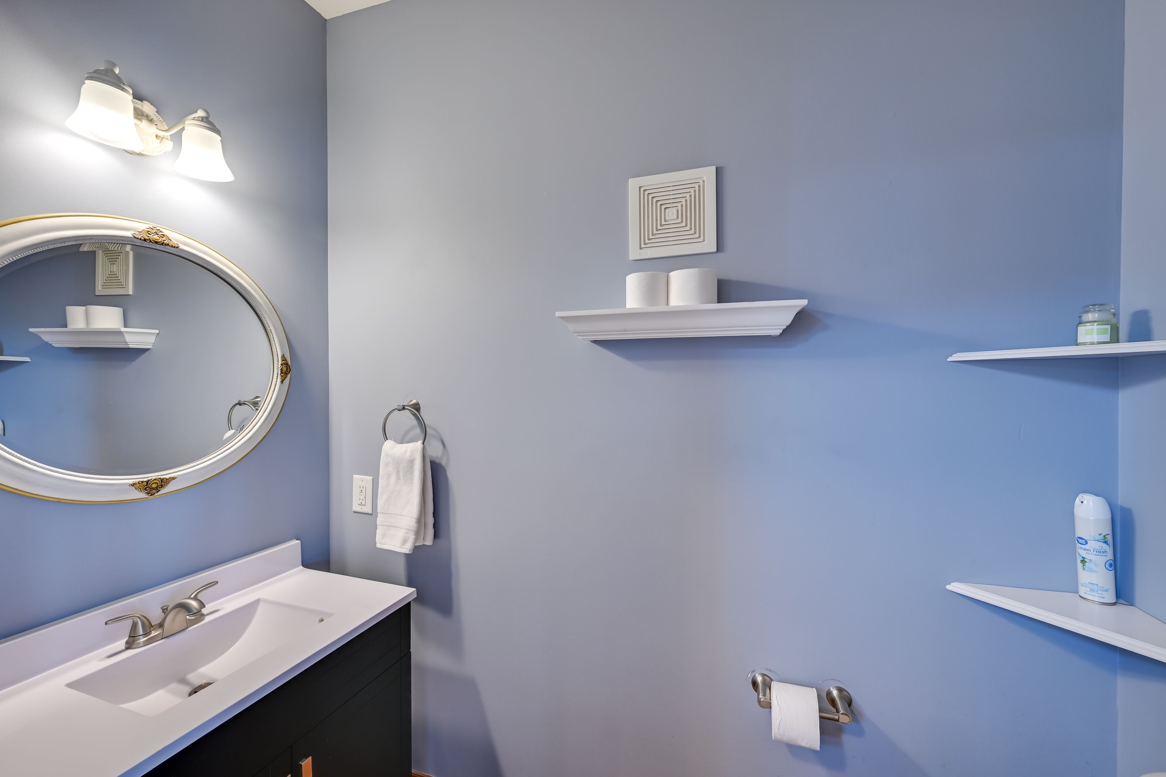 Half Bathroom | 1st Floor