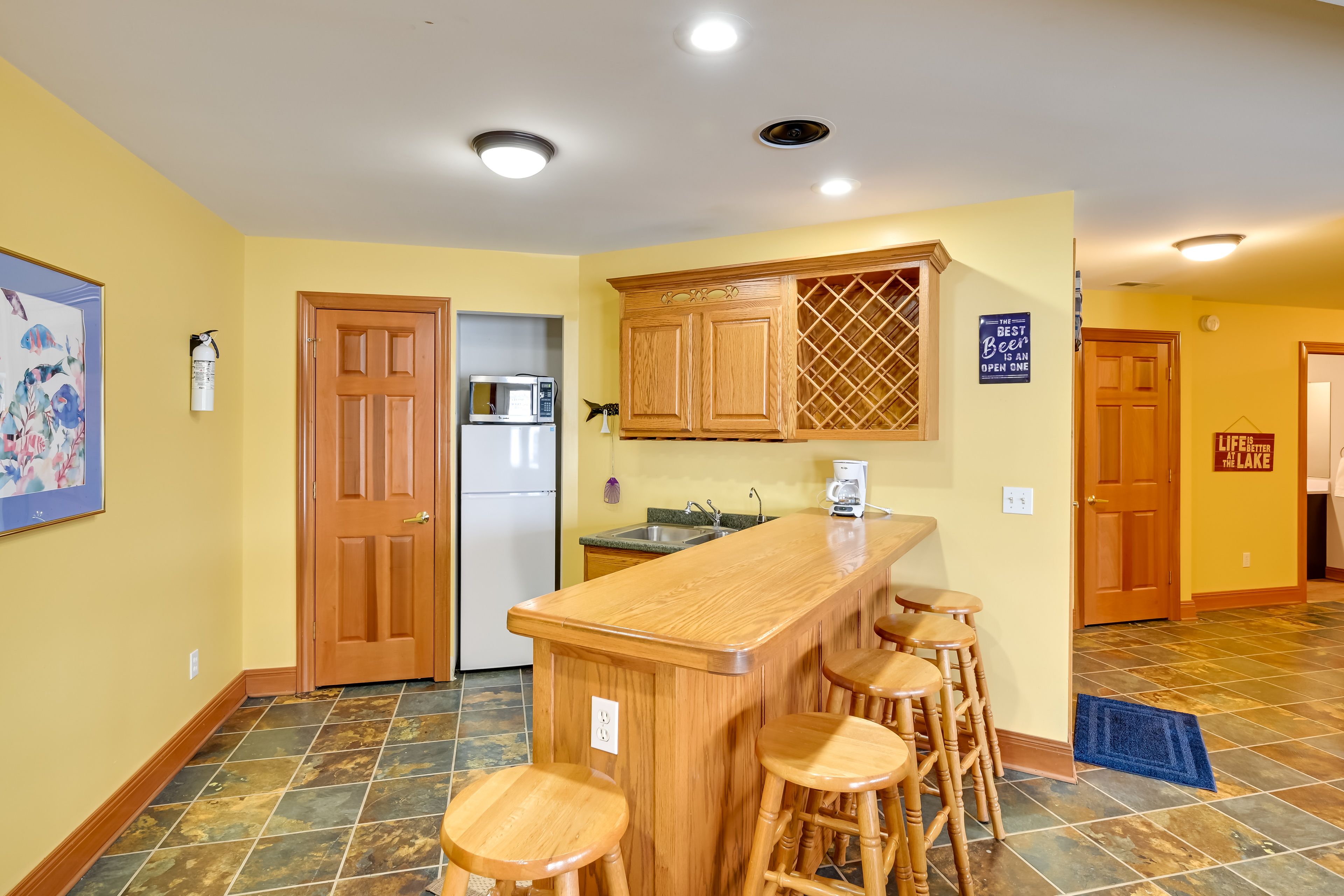 Wet Bar | Basement