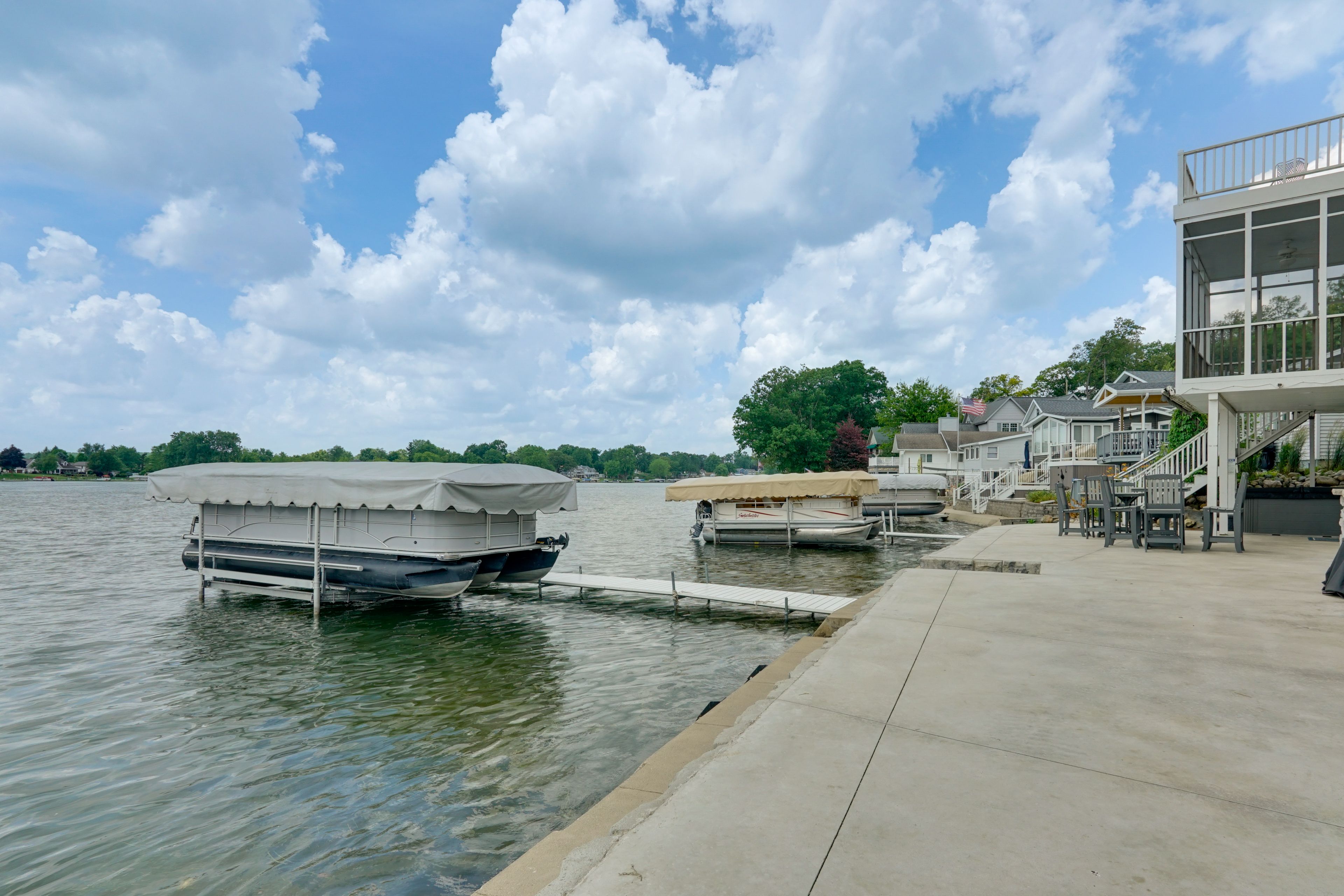 Private Dock (Boat Not Provided)