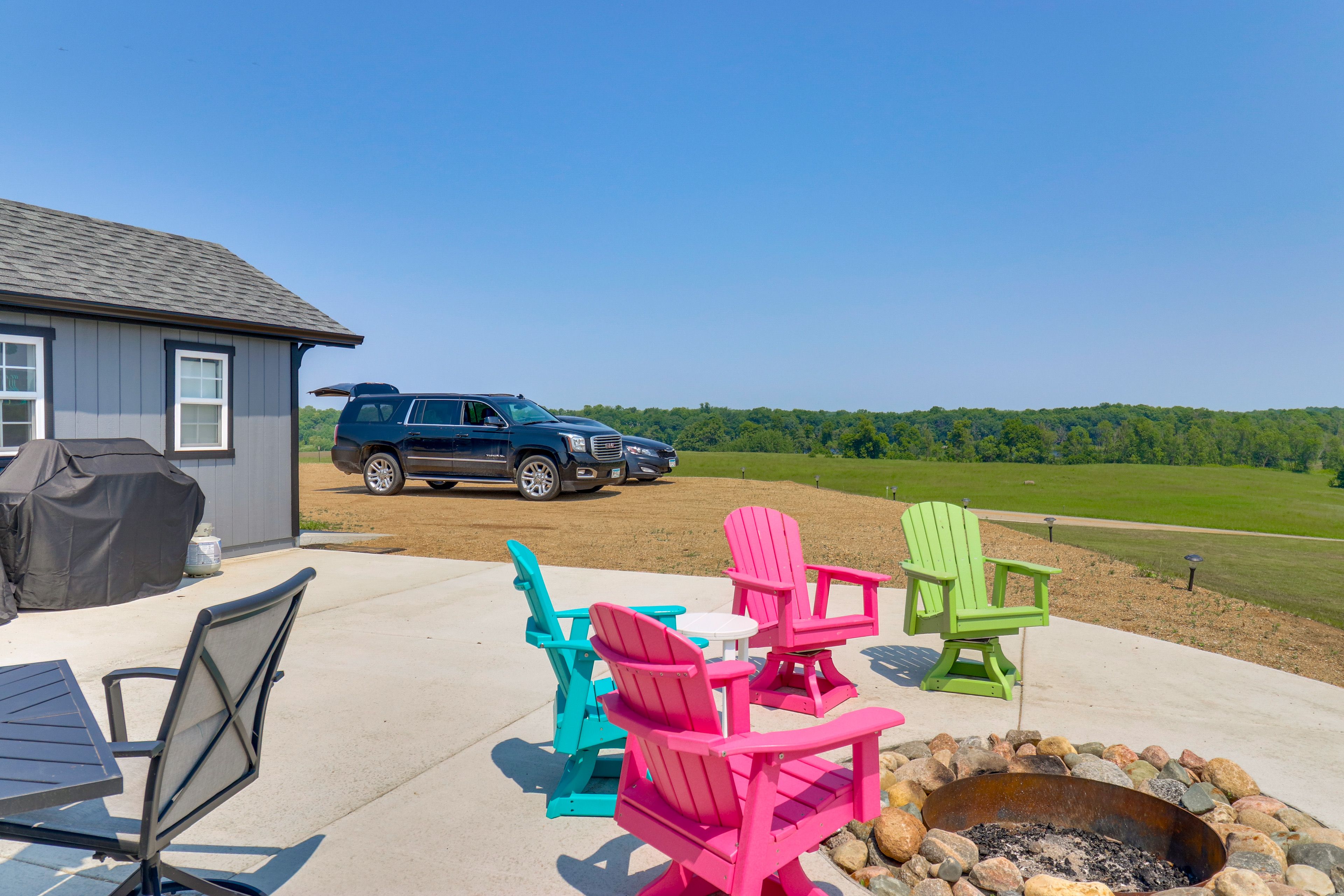 Patio | Gas Grill | Charcoal Grill | Outdoor Dining Area | Lake Views