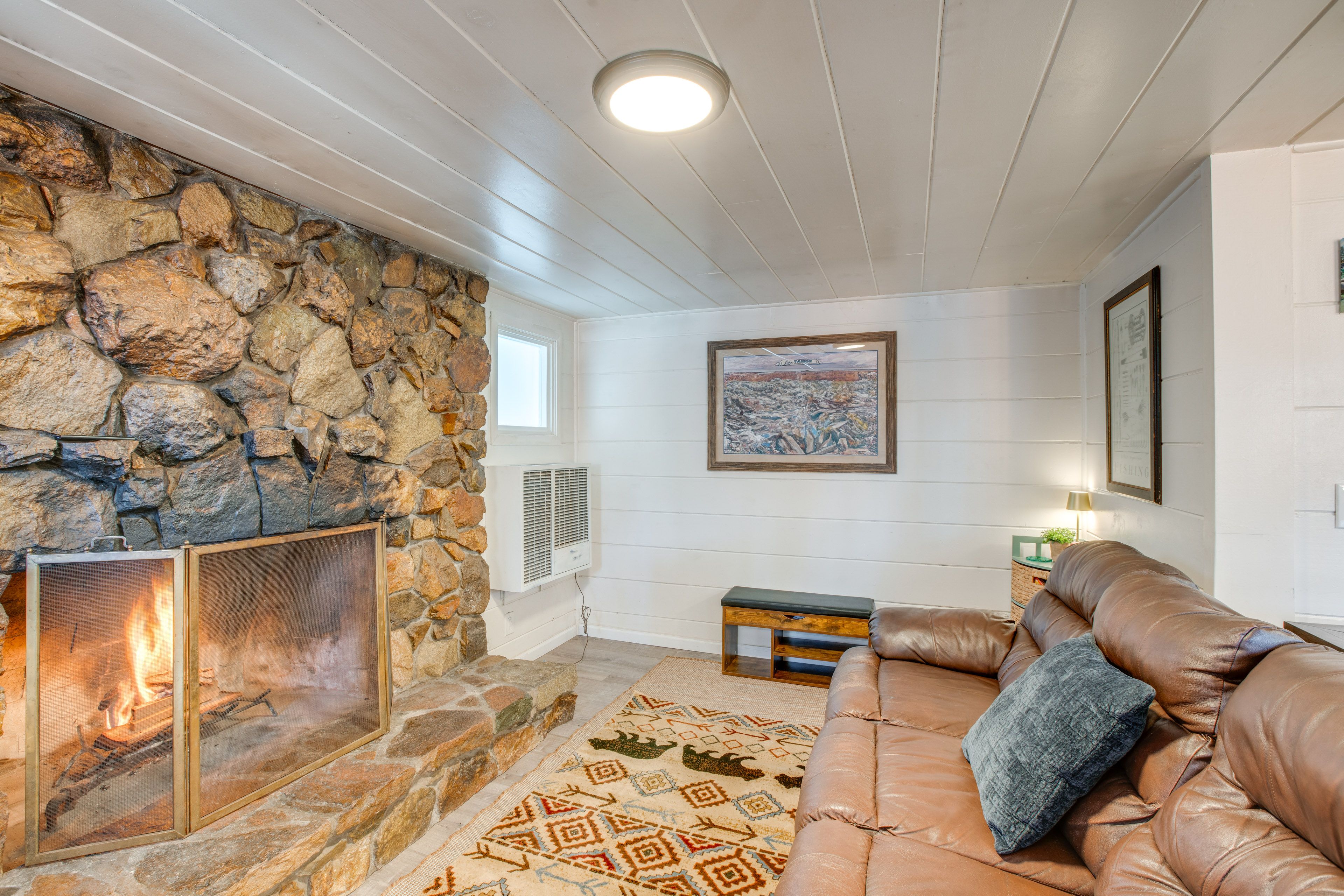 Living Room | Wall Heating Unit | Wood-Burning Fireplace | Smart TV