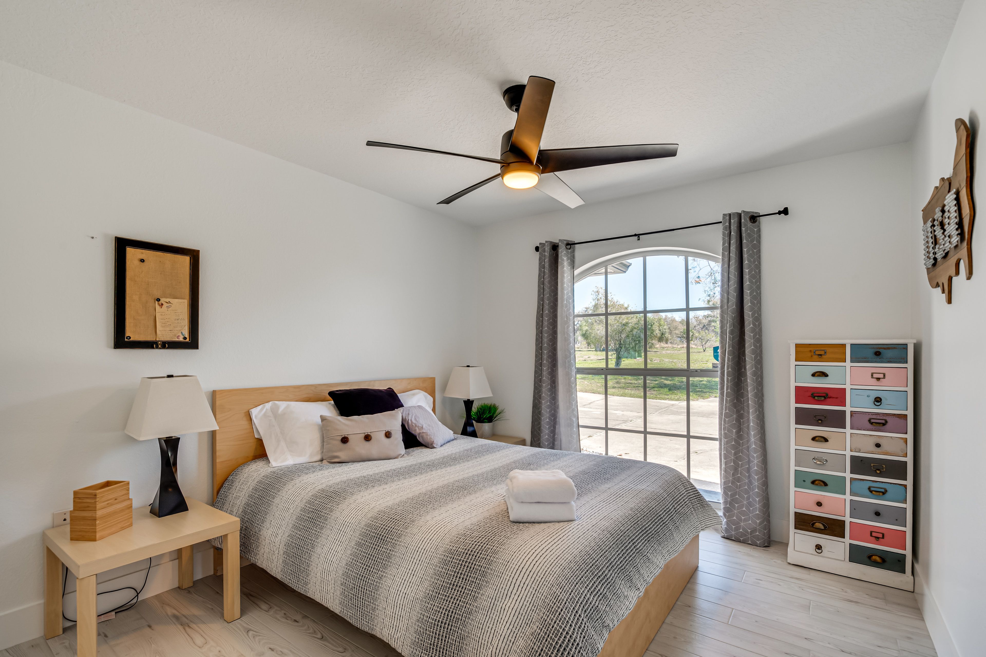 Bedroom 3 | Queen Bed