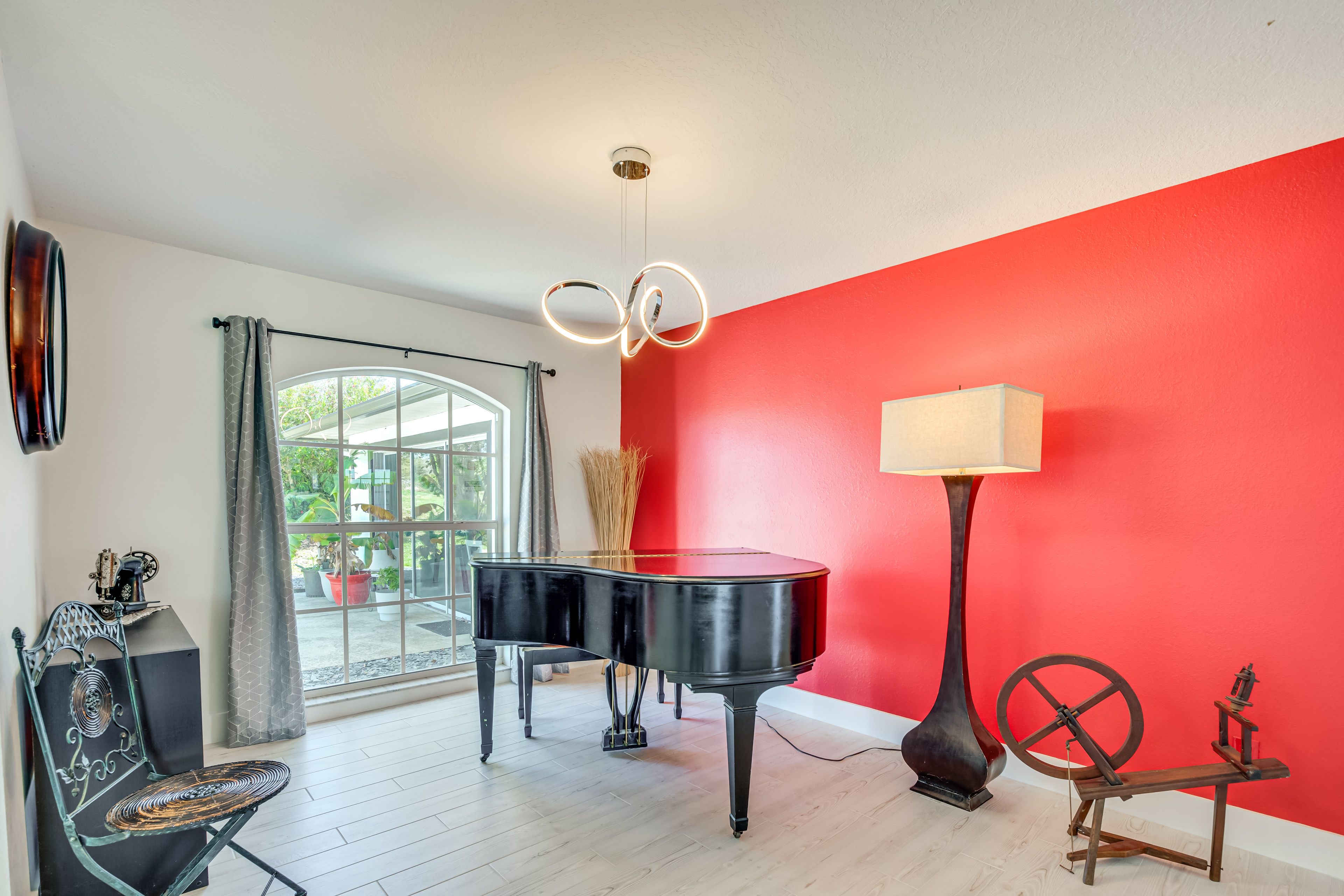 Entryway | Baby Grand Piano