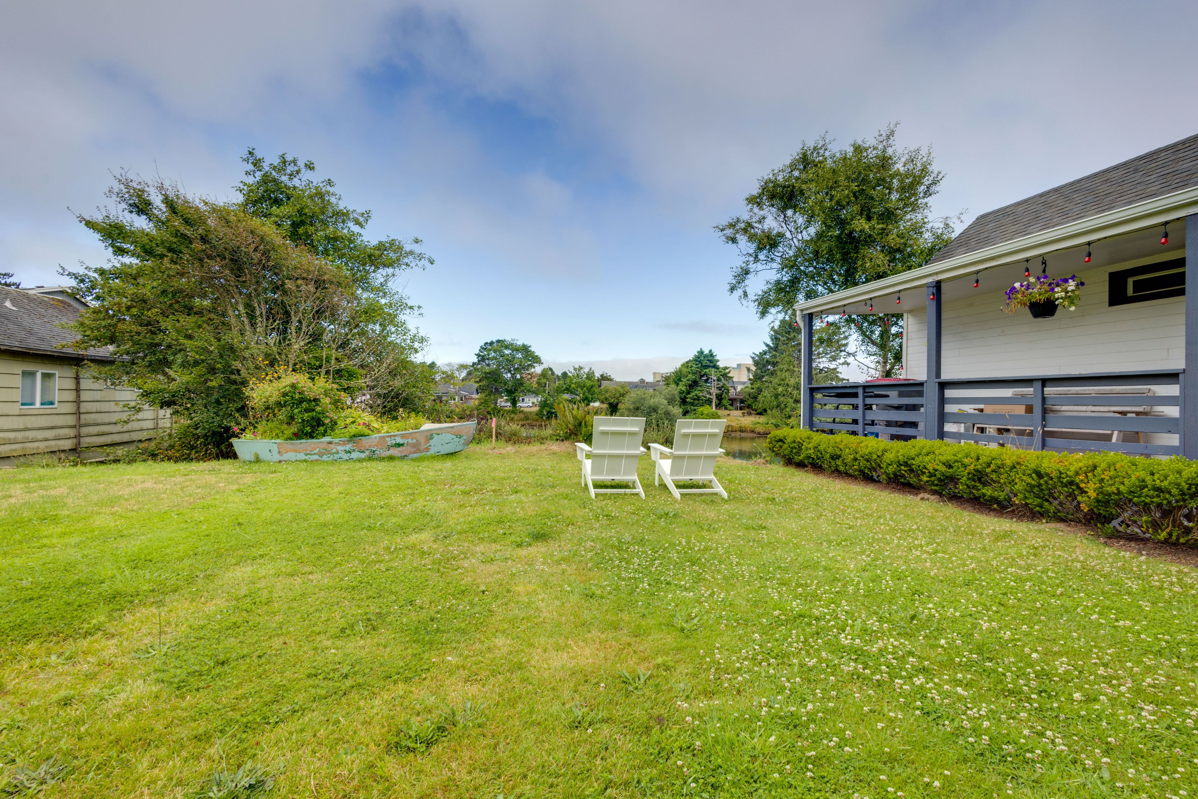 Spacious Yard