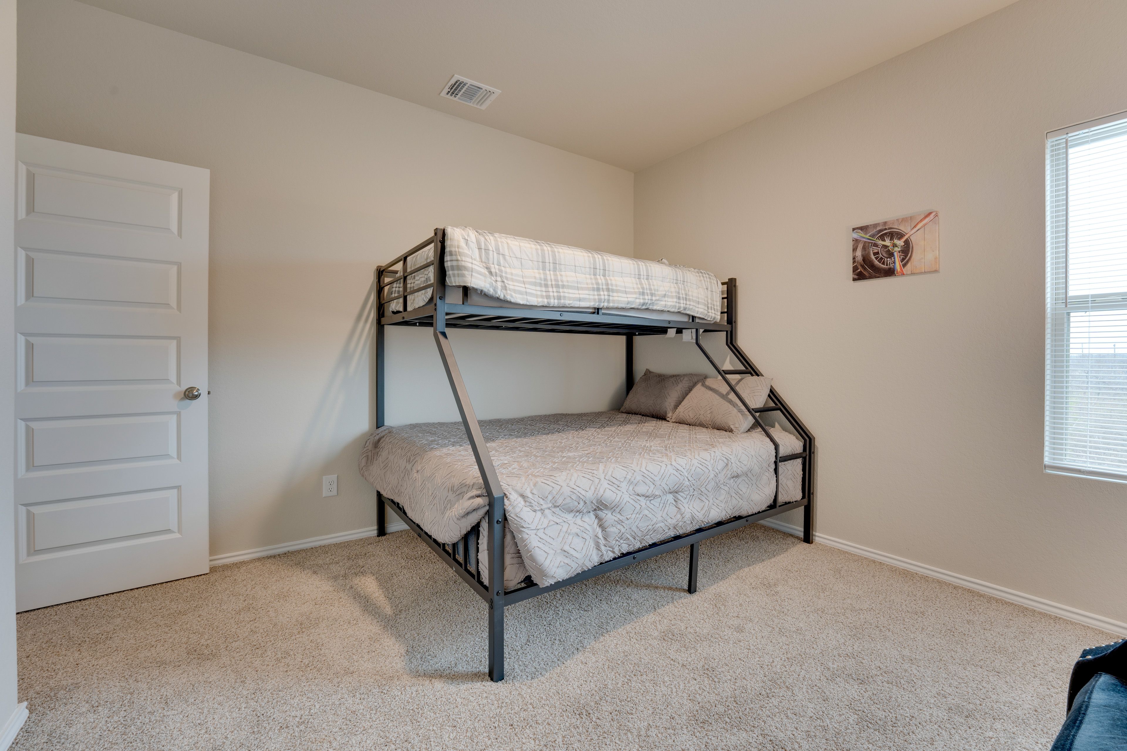Bedroom 4 | Twin/Queen Bunk Bed | 2nd Floor