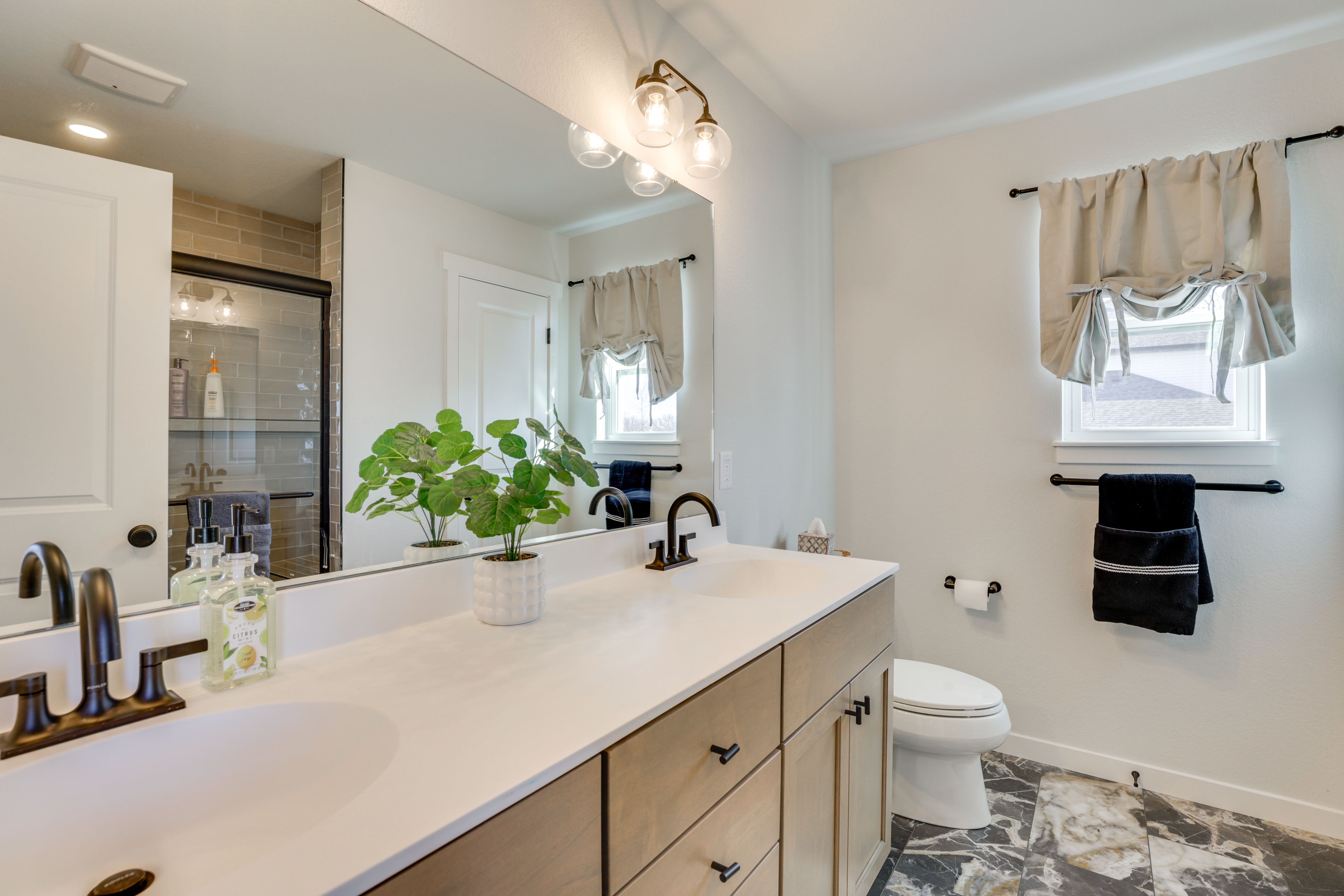 En-Suite Bathroom | 2nd Floor | Towels Provided