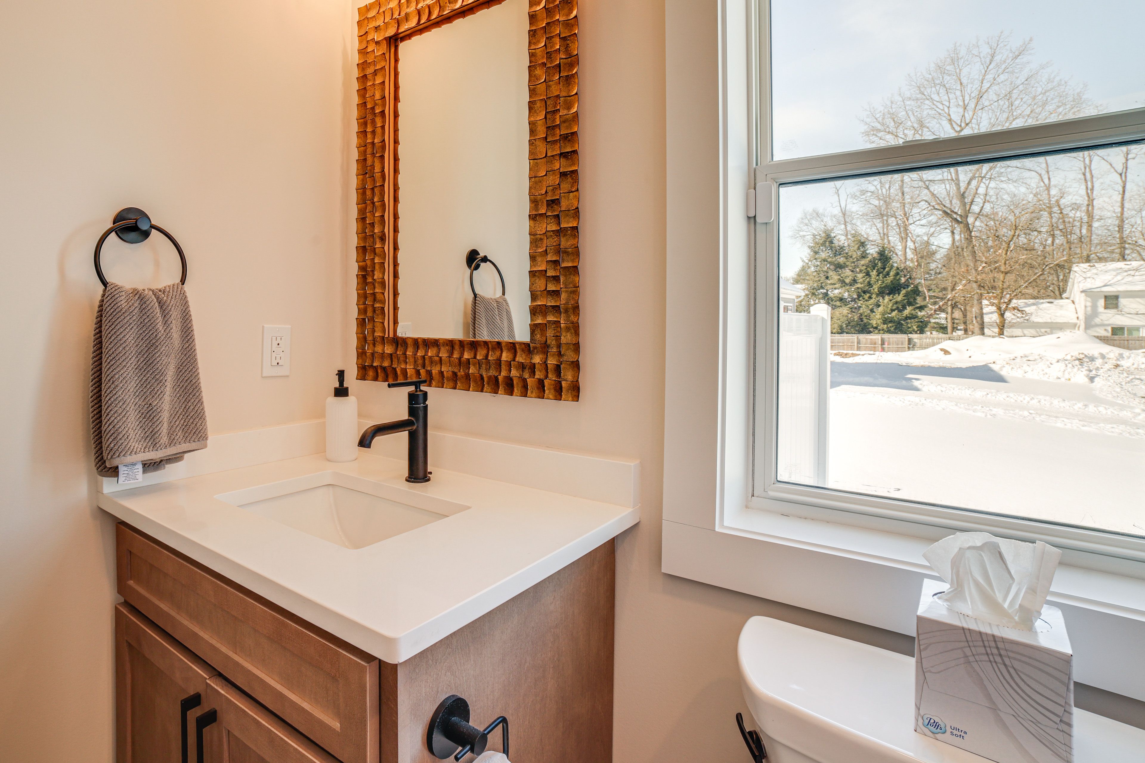 Full Bathroom | 1st Floor