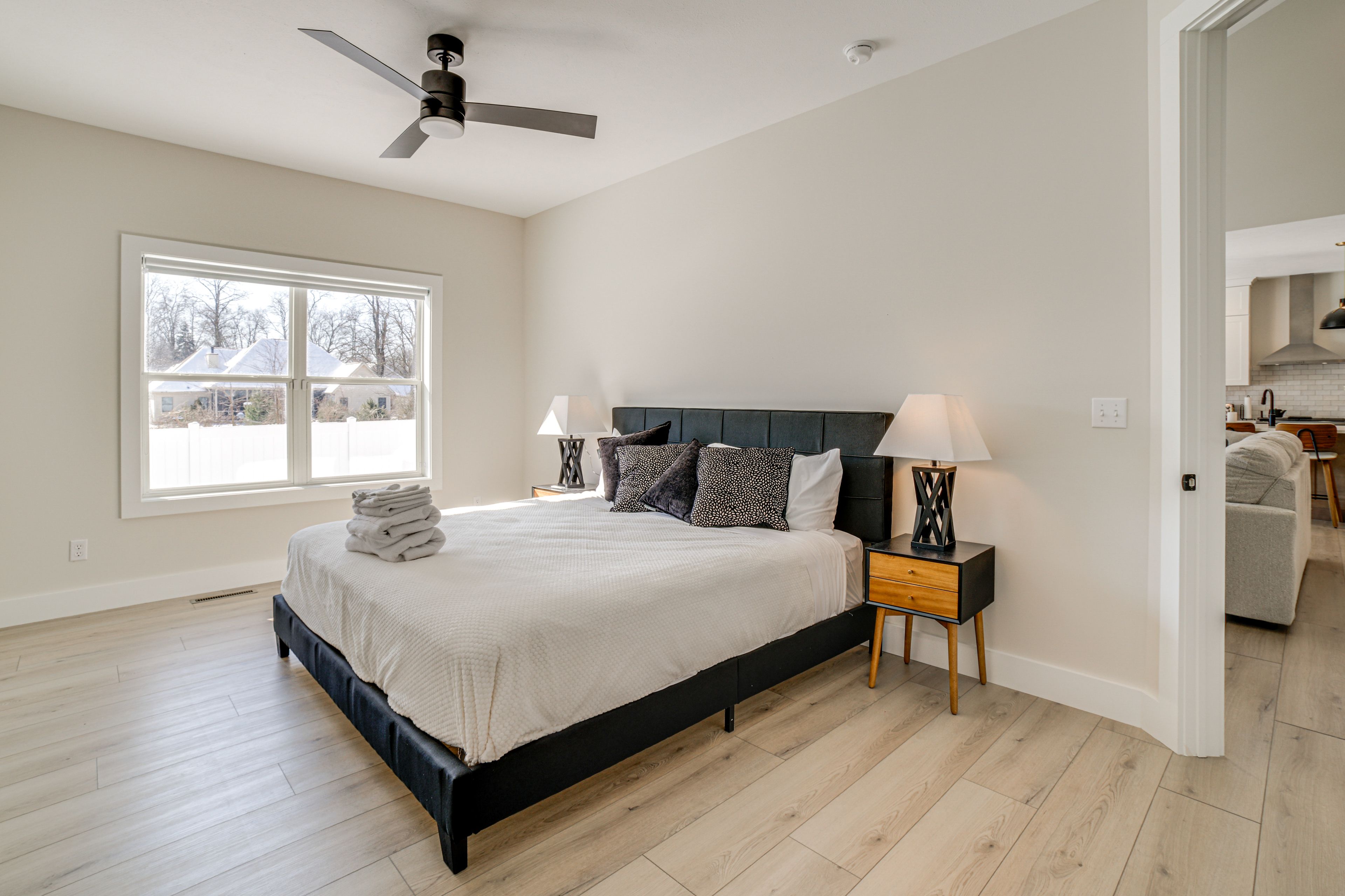 Bedroom 1 | King Bed | 1st Floor