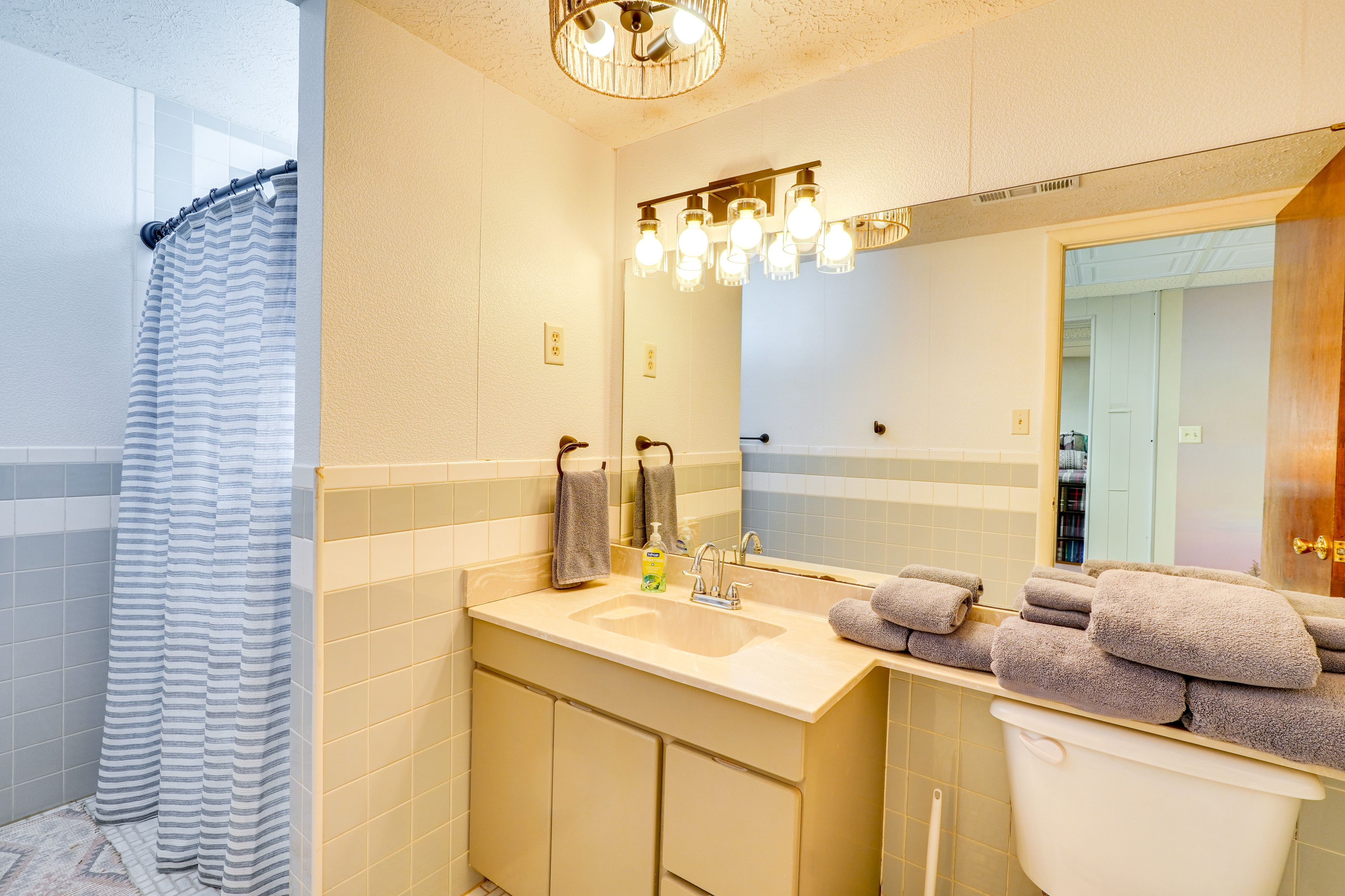 Full Bathroom | Basement