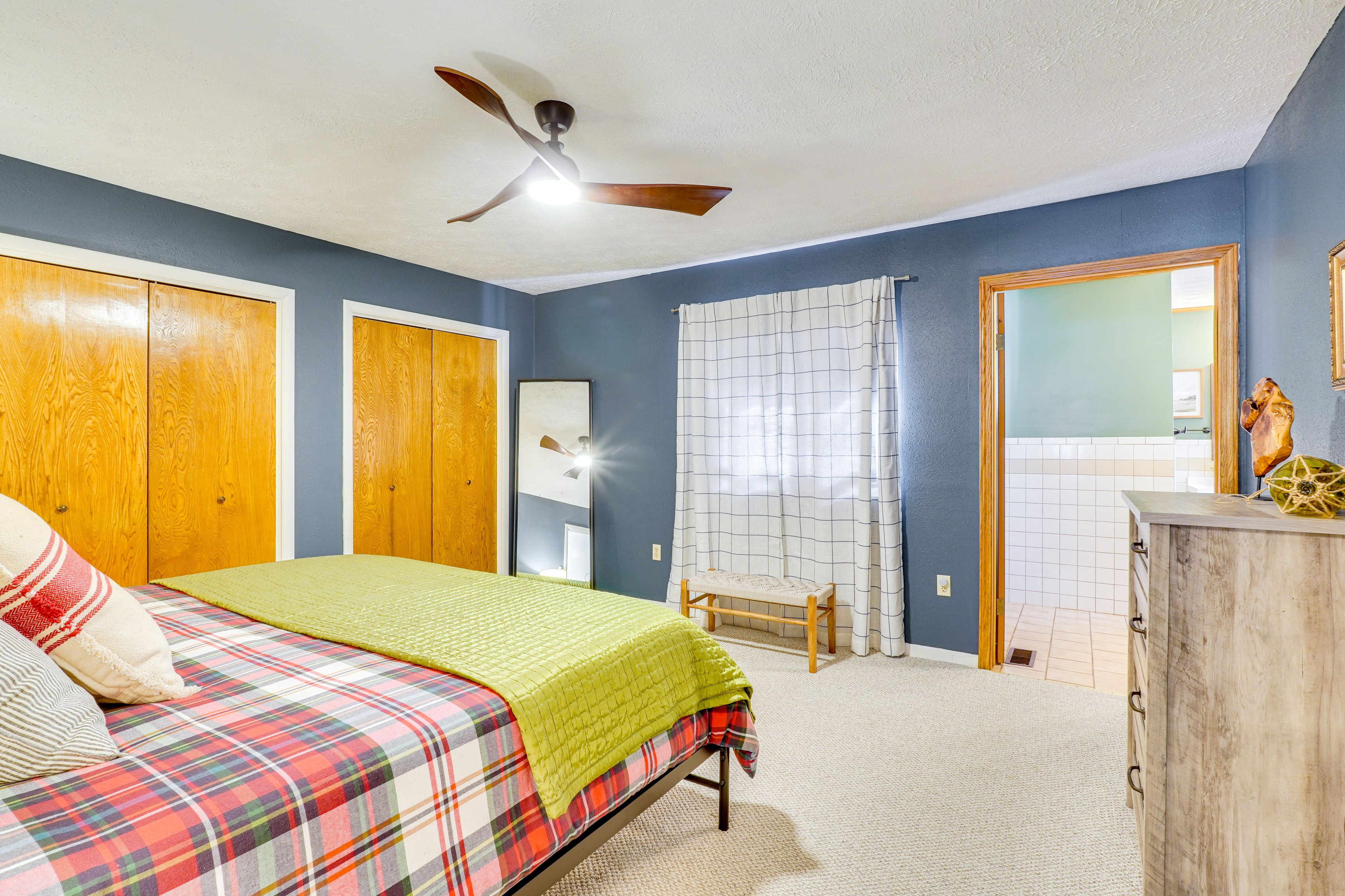 Bedroom 1 | 1st Floor | King Bed | Linens Provided | En-Suite Bathroom