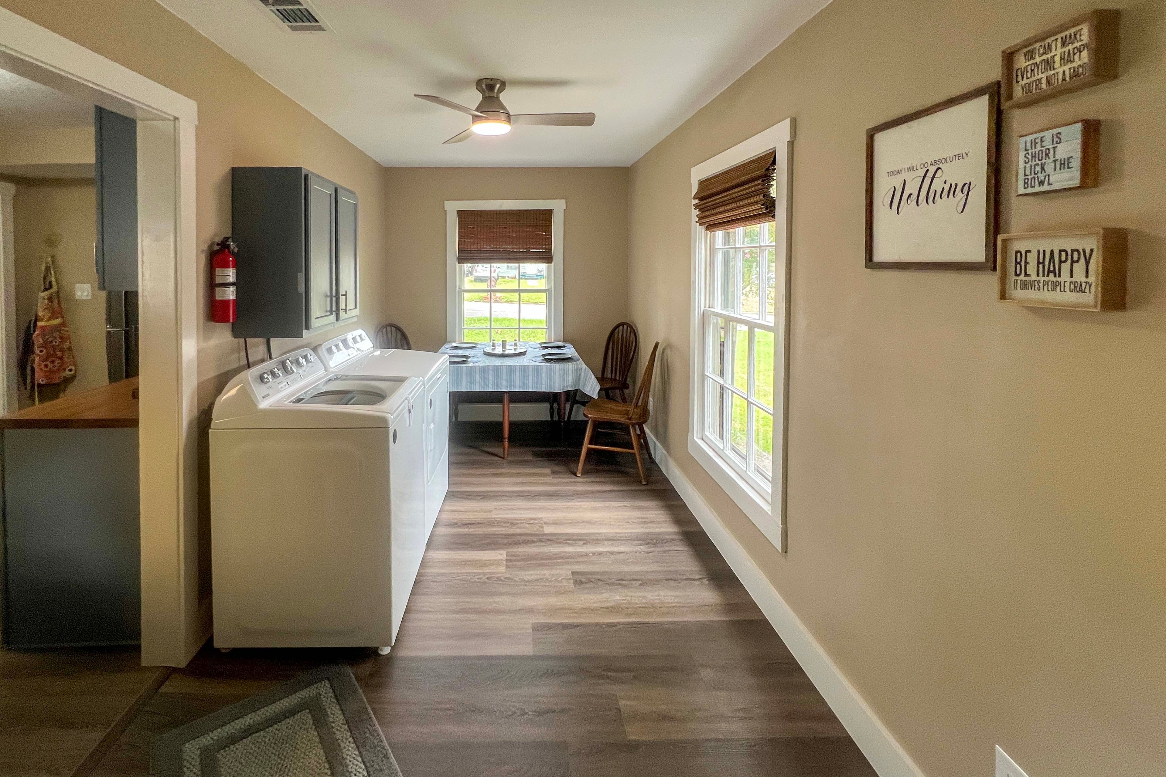 Dining Area | Dishware/Flatware Provided