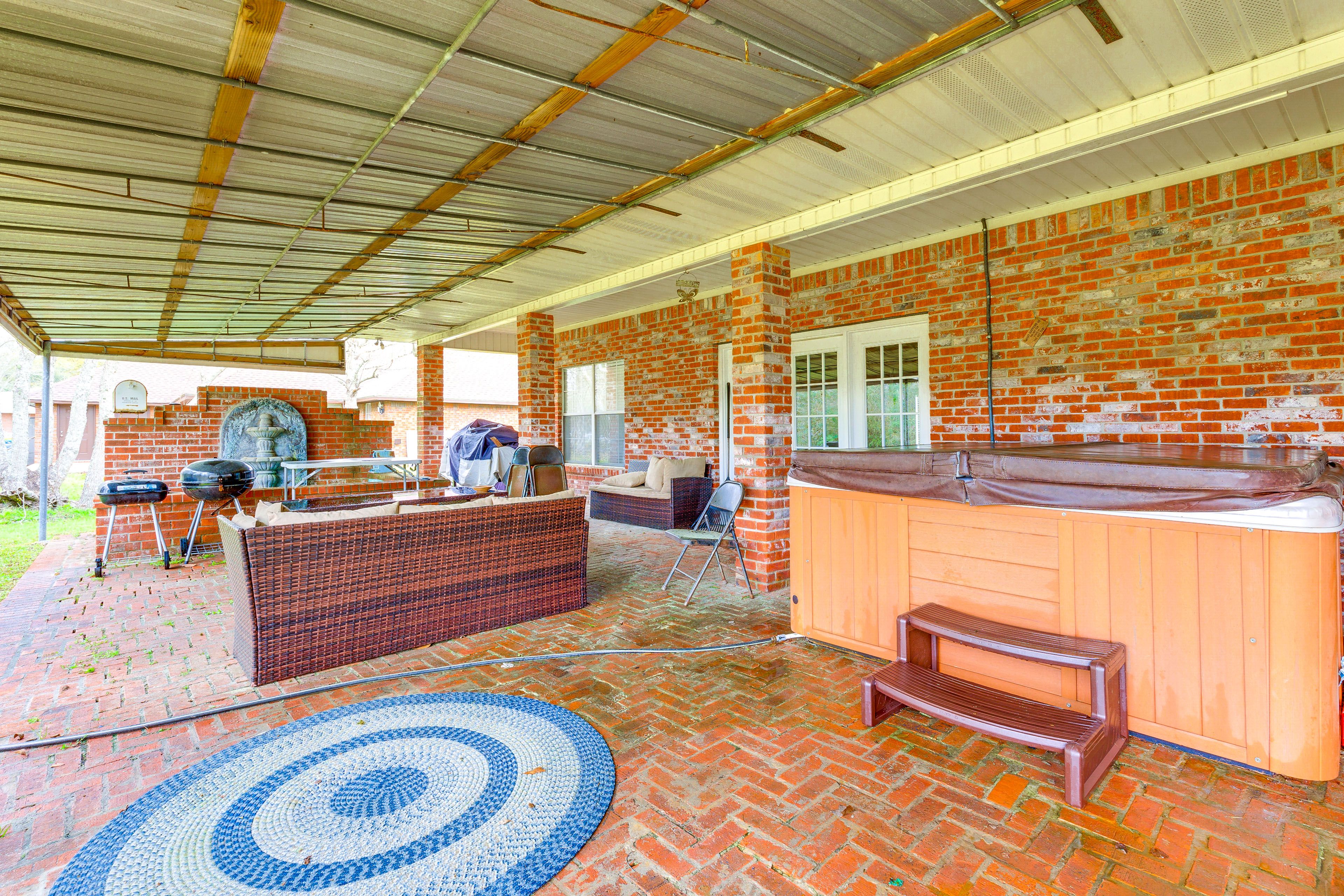Ocean Springs Vacation Rental | 3BR | 2.5BA | 2,300 Sq Ft | Step-Free Access