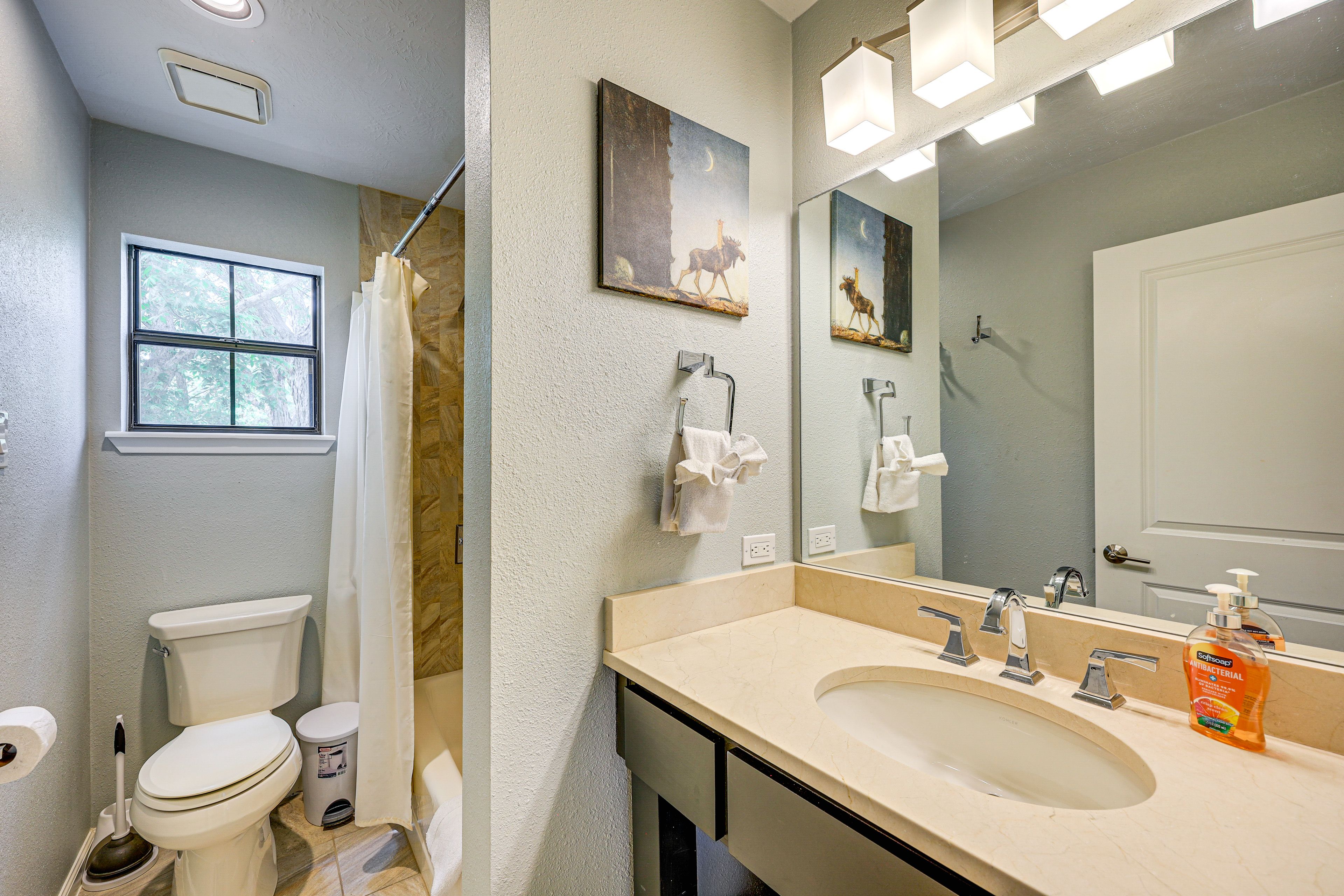 Full Bathroom | 1st Floor