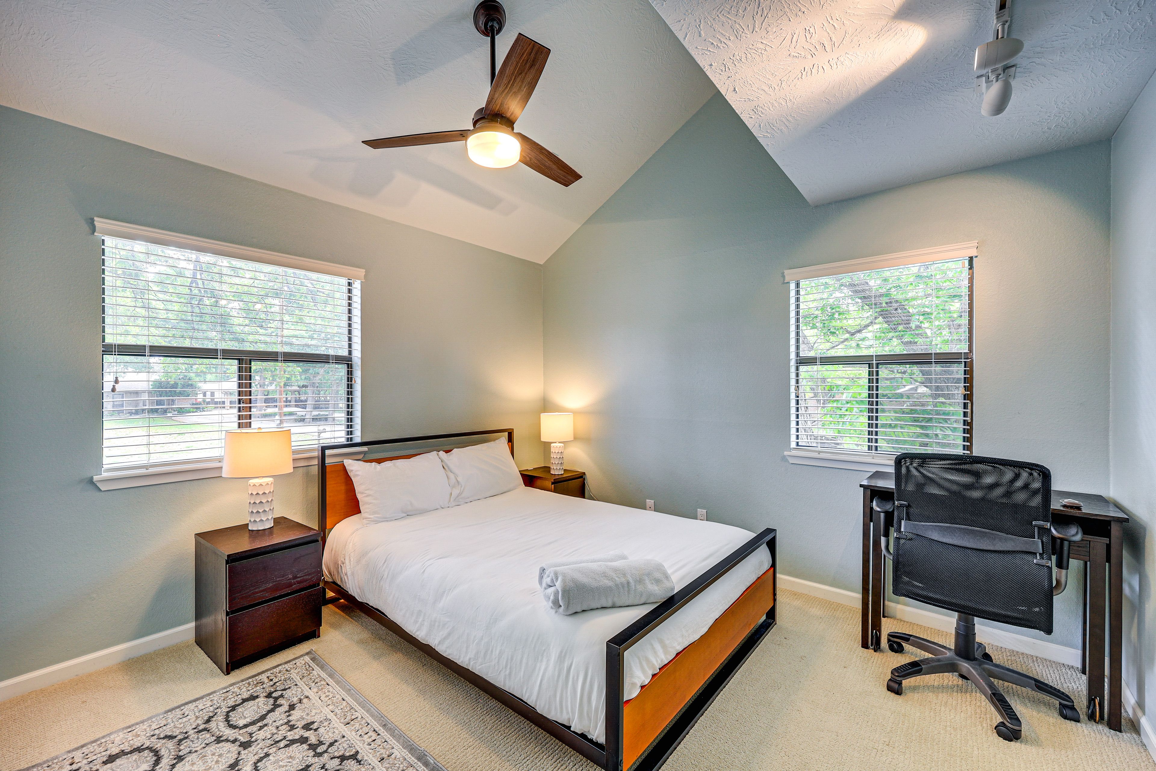 Bedroom 2 | Queen Bed | 1st Floor