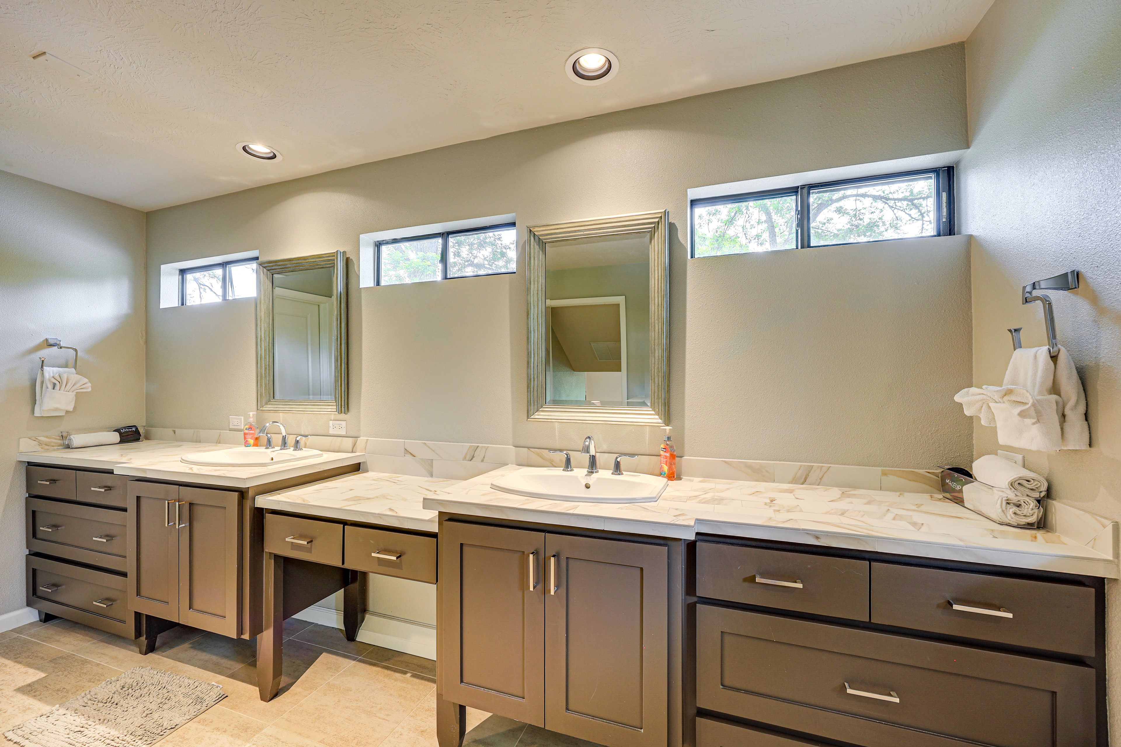 En-Suite Bathroom | 2nd Floor