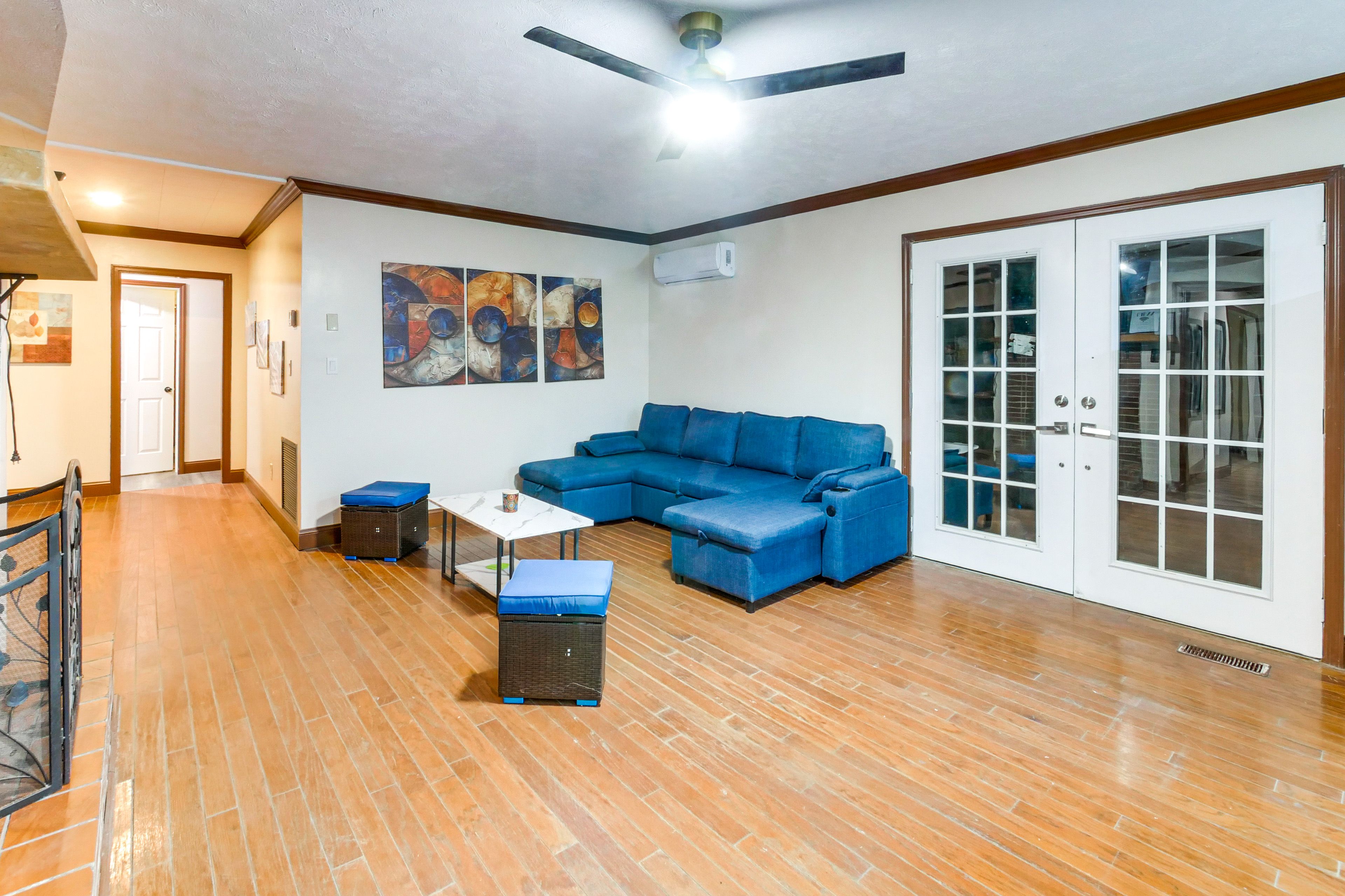 Living Room | Free WiFi | Smart TV | Single-Story Home