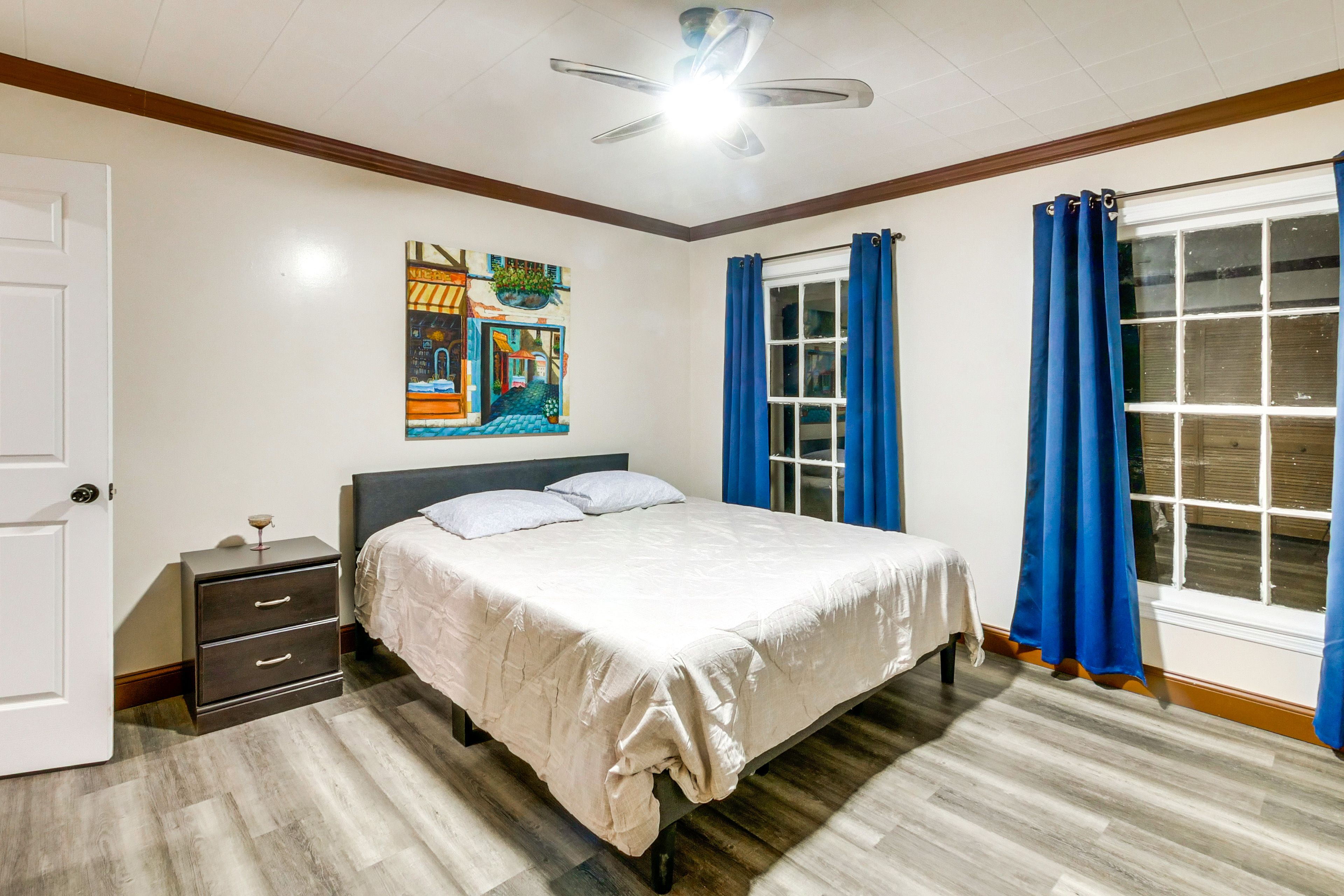 Bedroom 1 | King Bed | Linens Provided