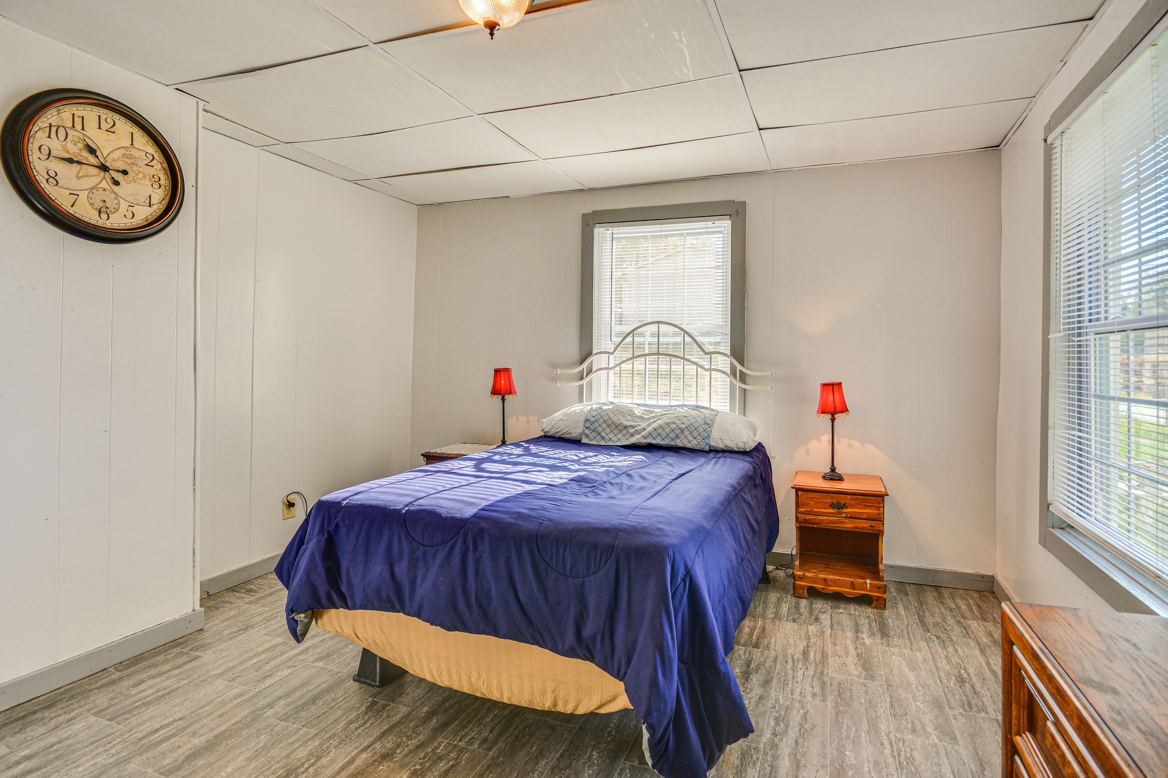 Bedroom 1 | Queen Bed | Linens Provided