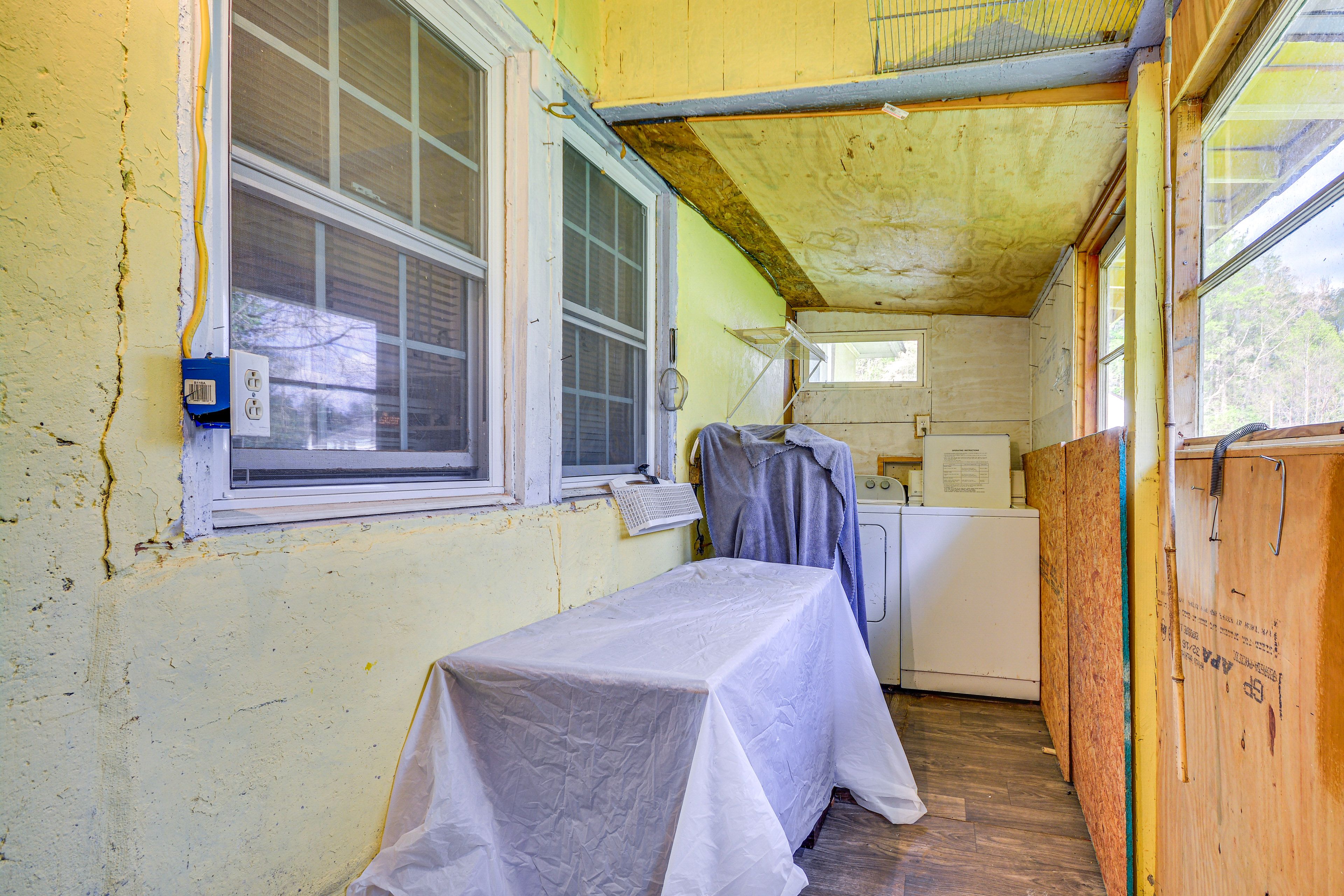 Laundry Area | Washer/Dryer
