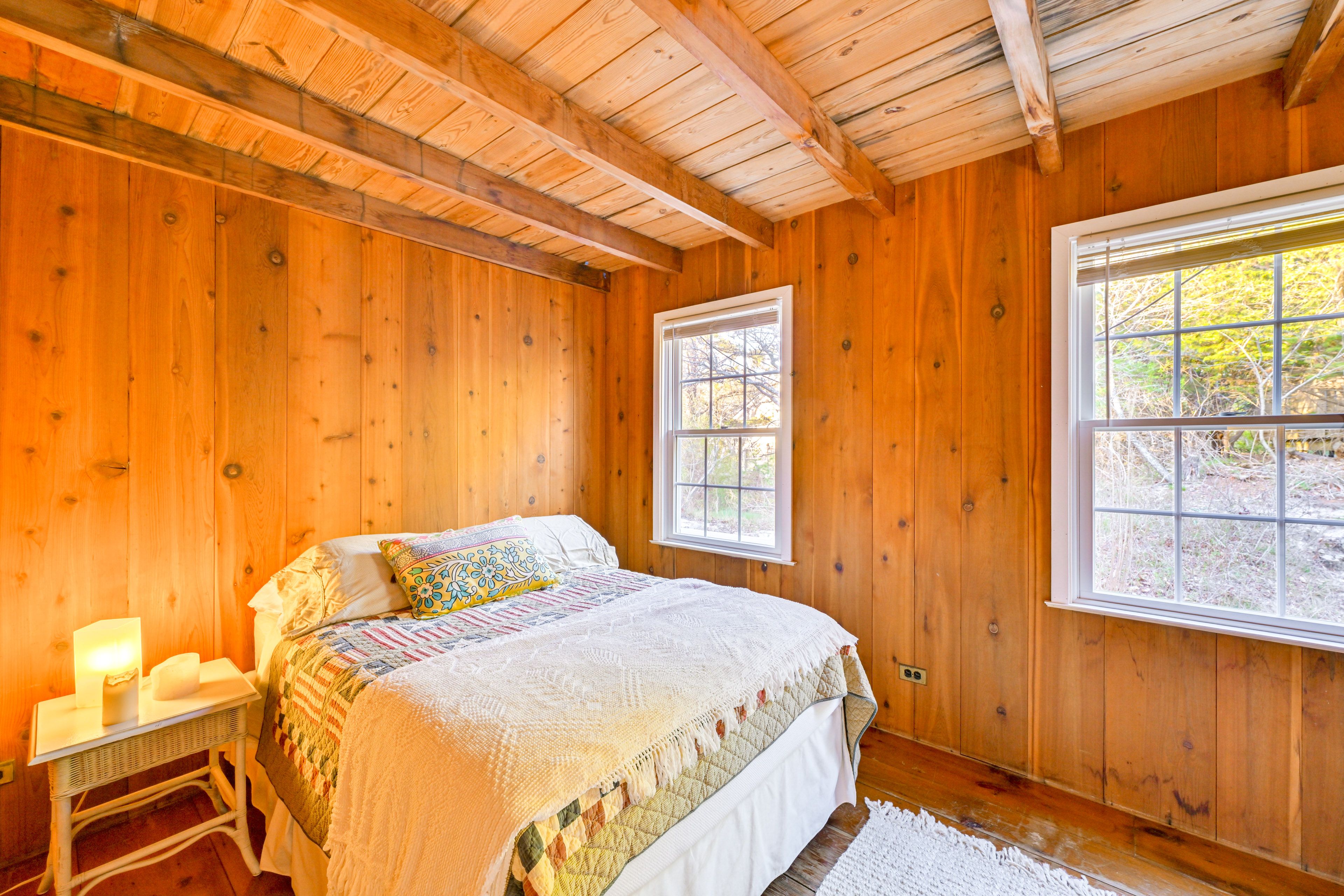 Bedroom 1 | Queen Bed | 1st Floor